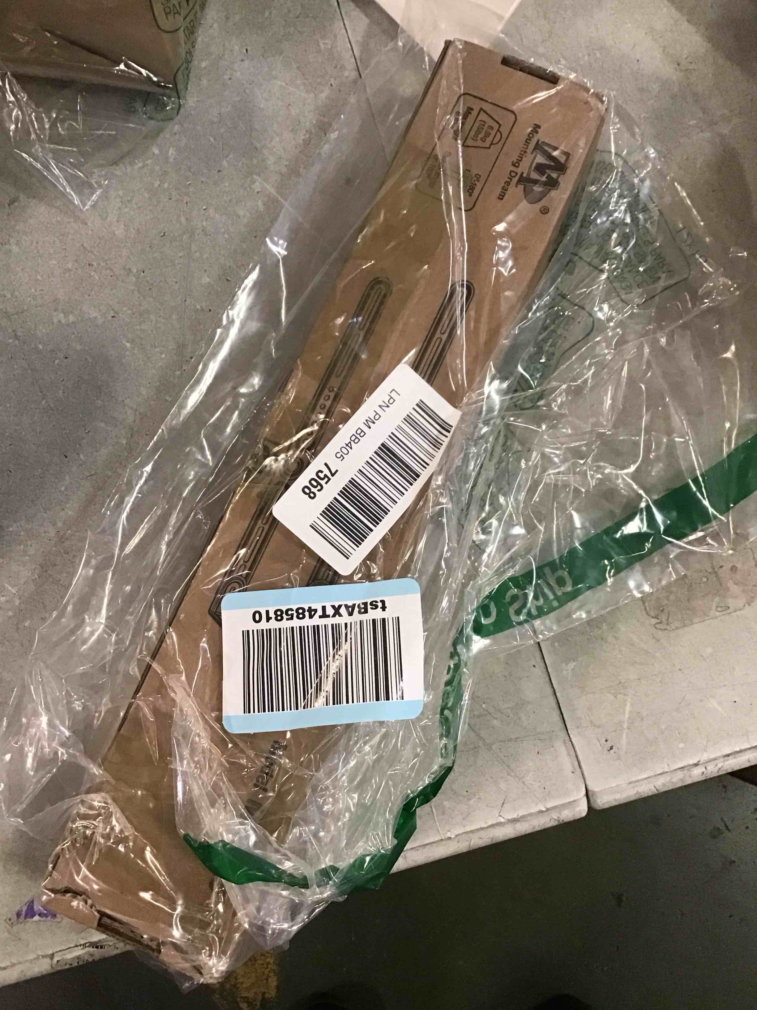 https://s3.amazonaws.com/lotting-images-prod/bidfta/PNK1465940_1733235493882.jpeg