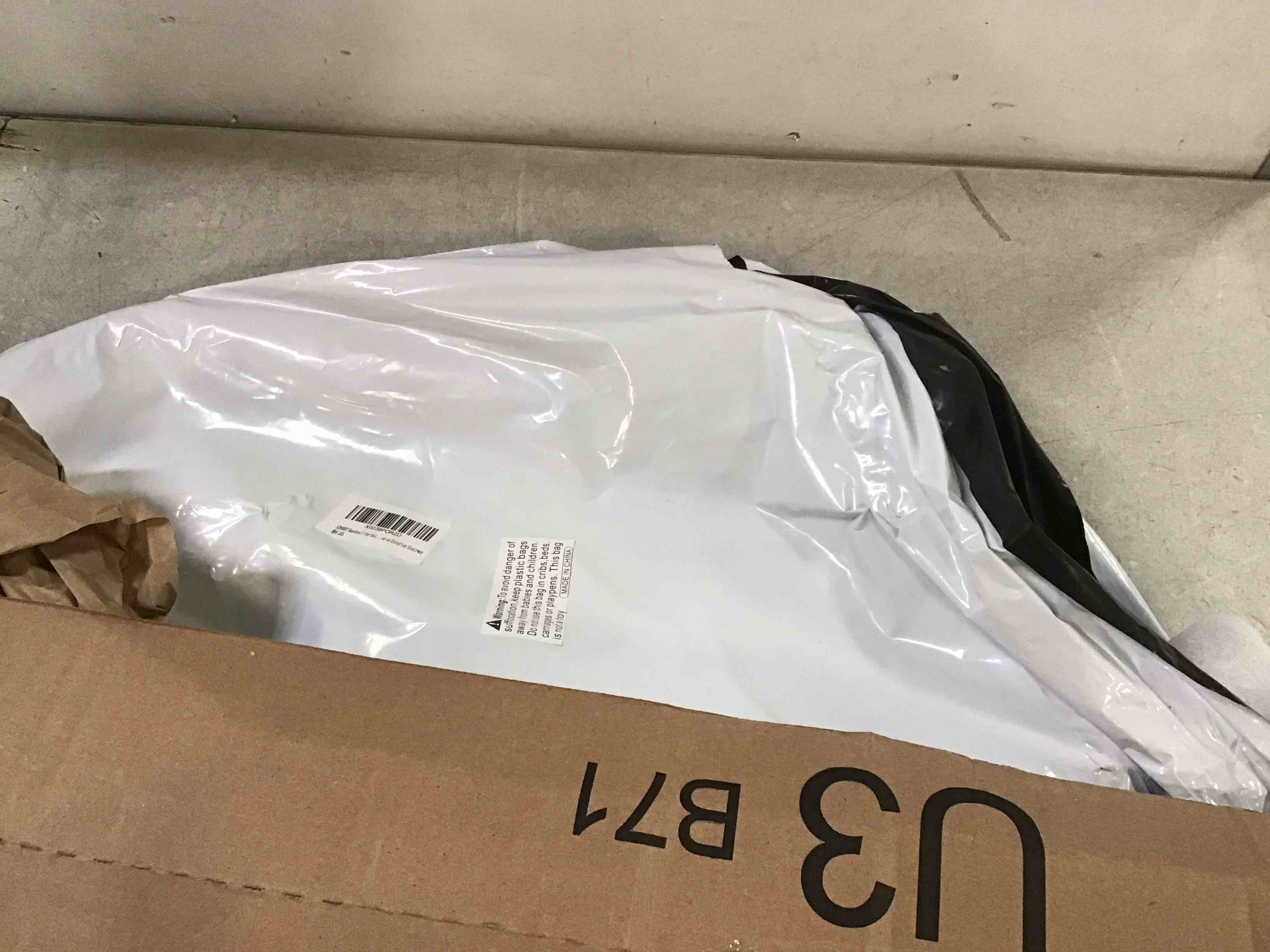 https://s3.amazonaws.com/lotting-images-prod/bidfta/PNK1466366_1733413137825.jpeg