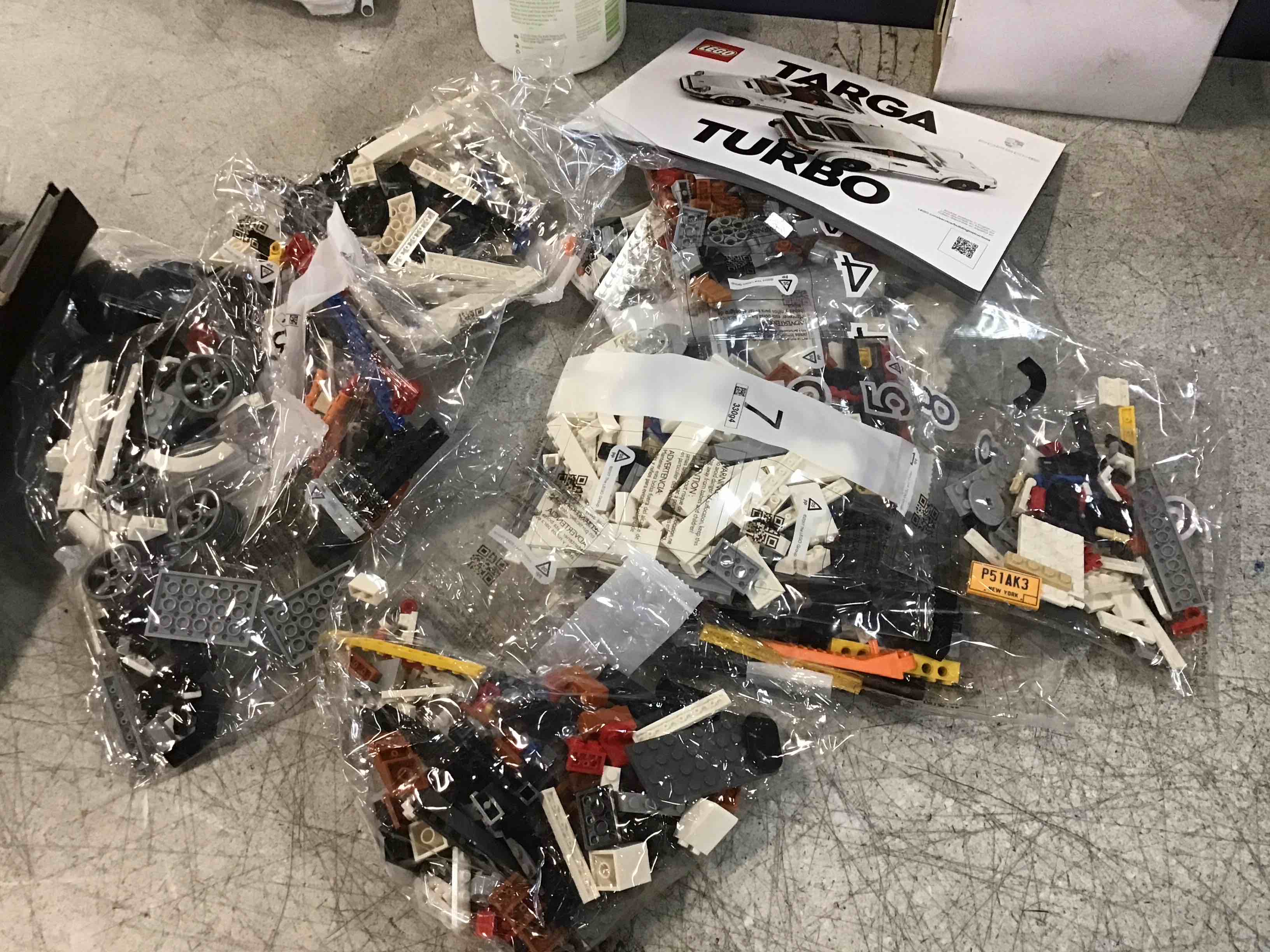 https://s3.amazonaws.com/lotting-images-prod/bidfta/PNK1467458_1734012227771.jpeg