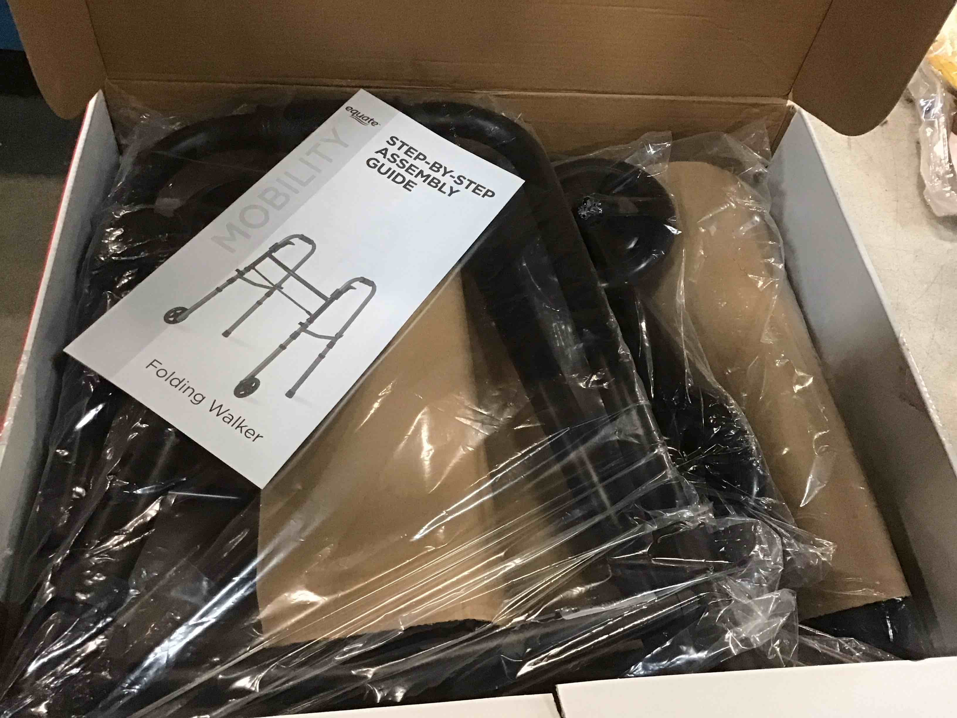 https://s3.amazonaws.com/lotting-images-prod/bidfta/PNK1467464_1734013265179.jpeg