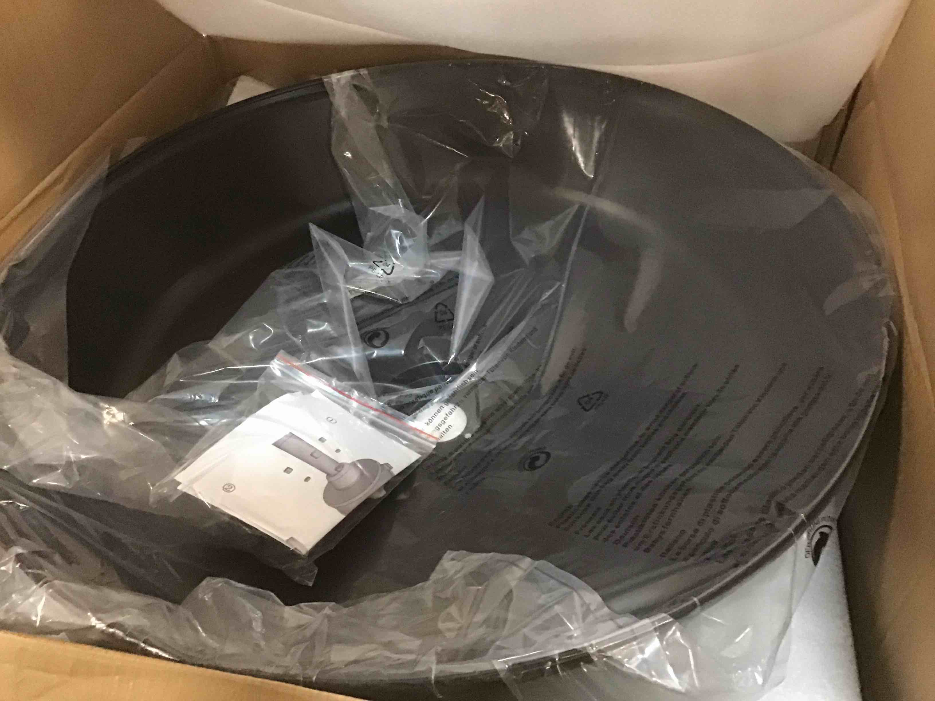 https://s3.amazonaws.com/lotting-images-prod/bidfta/PNK1467597_1734095672180.jpeg