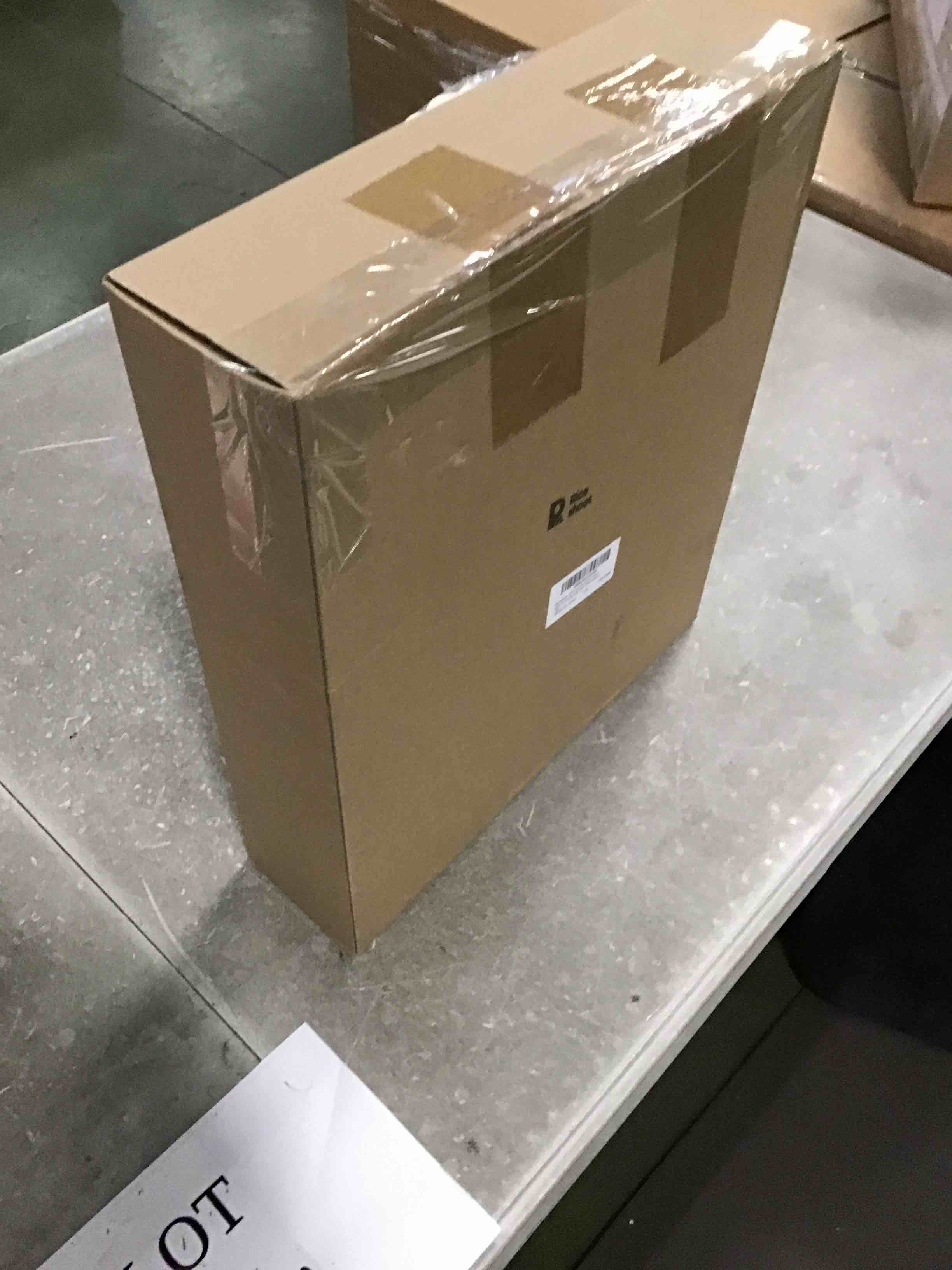 https://s3.amazonaws.com/lotting-images-prod/bidfta/PNK1469908_1732888322037.jpeg