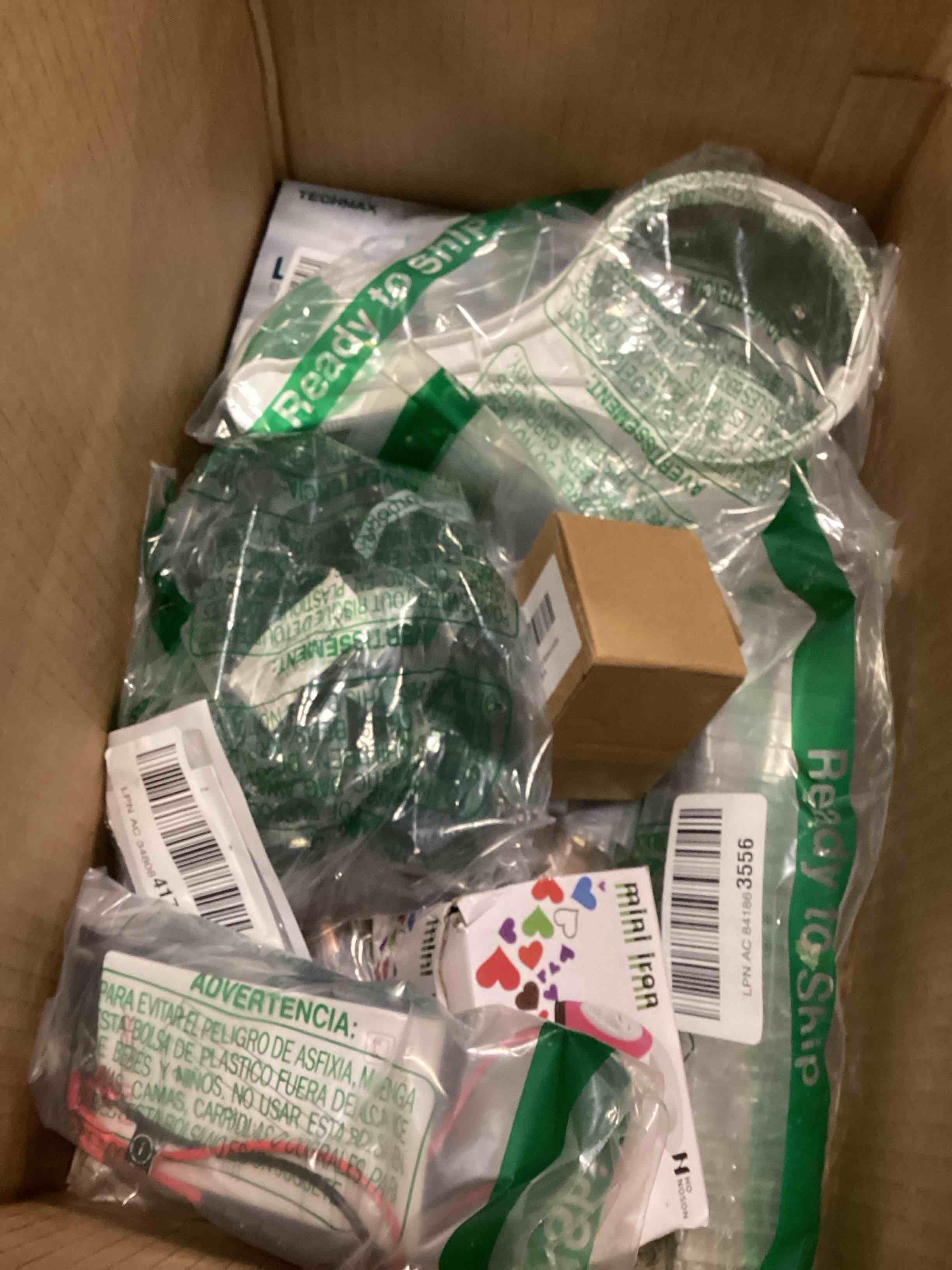 https://s3.amazonaws.com/lotting-images-prod/bidfta/PNK1472433_1732897897009.jpeg