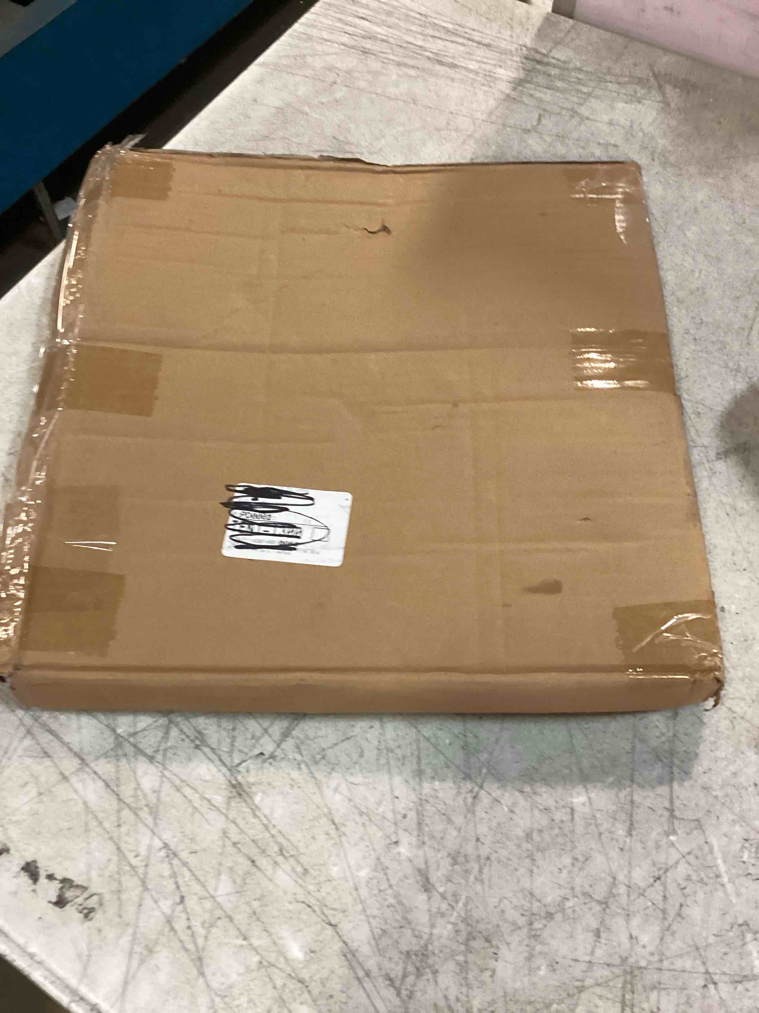 https://s3.amazonaws.com/lotting-images-prod/bidfta/PNK1472704_1733158848896.jpeg