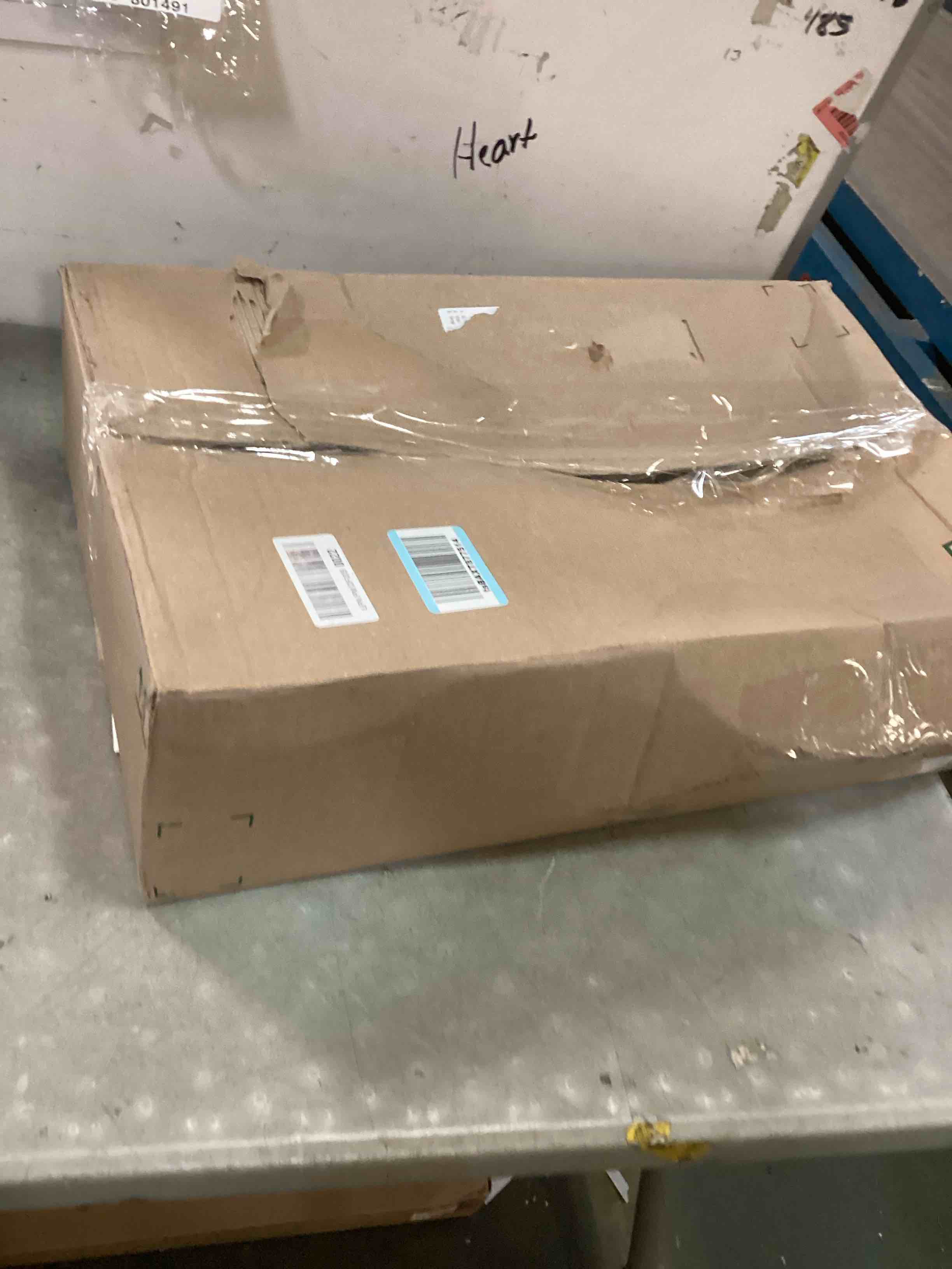 https://s3.amazonaws.com/lotting-images-prod/bidfta/PNK1473032_1733252552585.jpeg