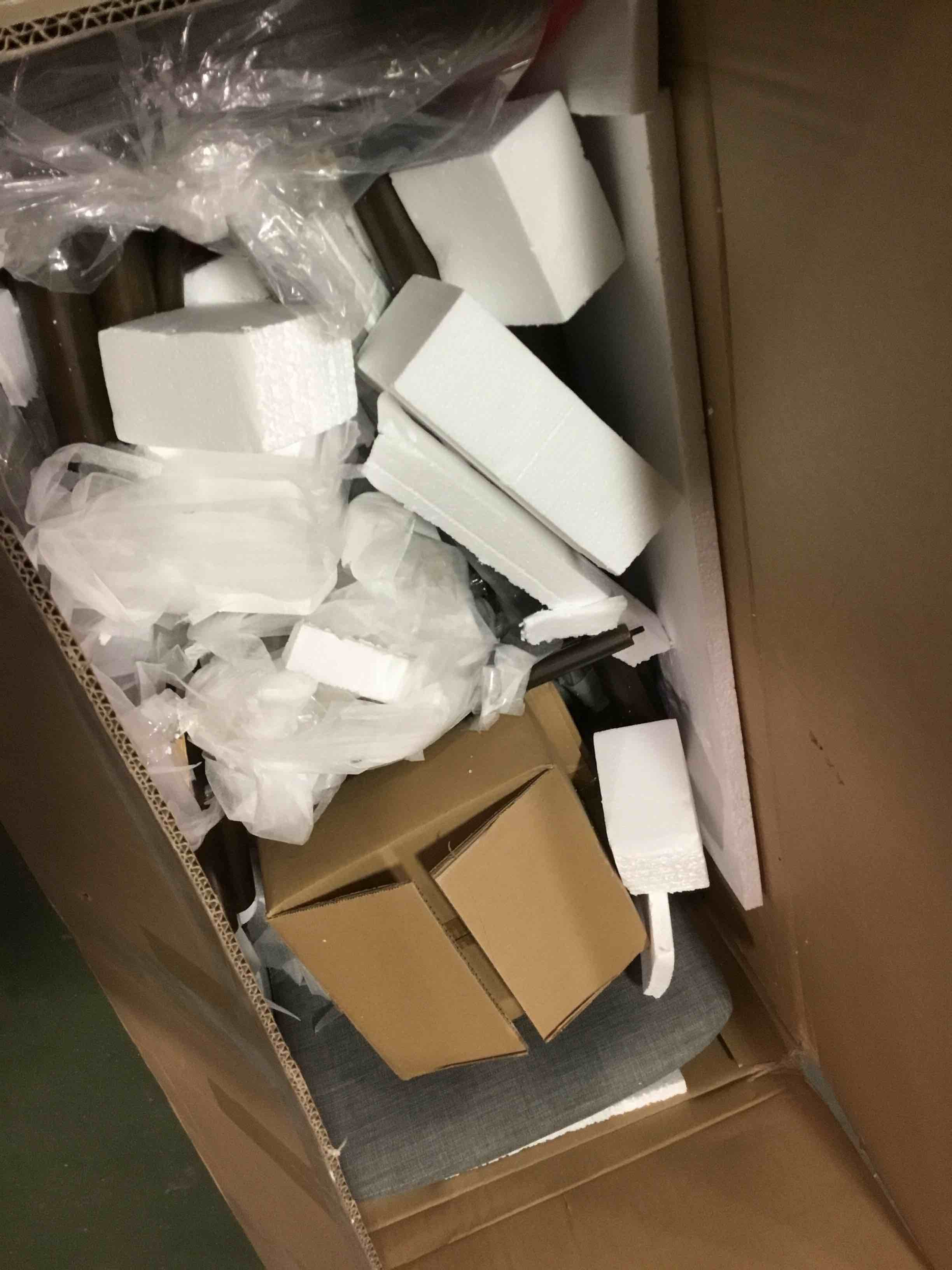 https://s3.amazonaws.com/lotting-images-prod/bidfta/PNK1474605_1735675435272.jpeg