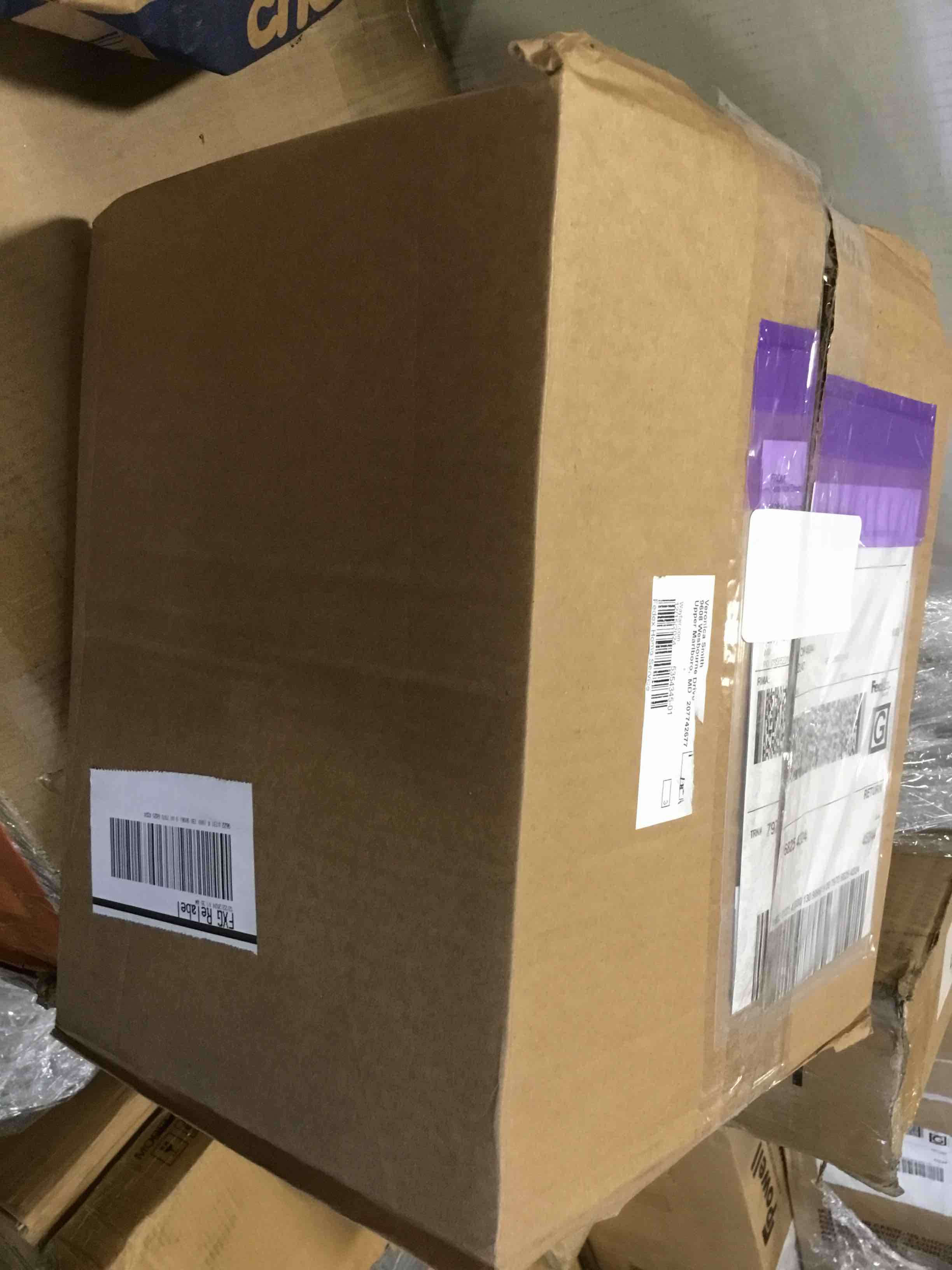 https://s3.amazonaws.com/lotting-images-prod/bidfta/PNK1474667_1735836215175.jpeg