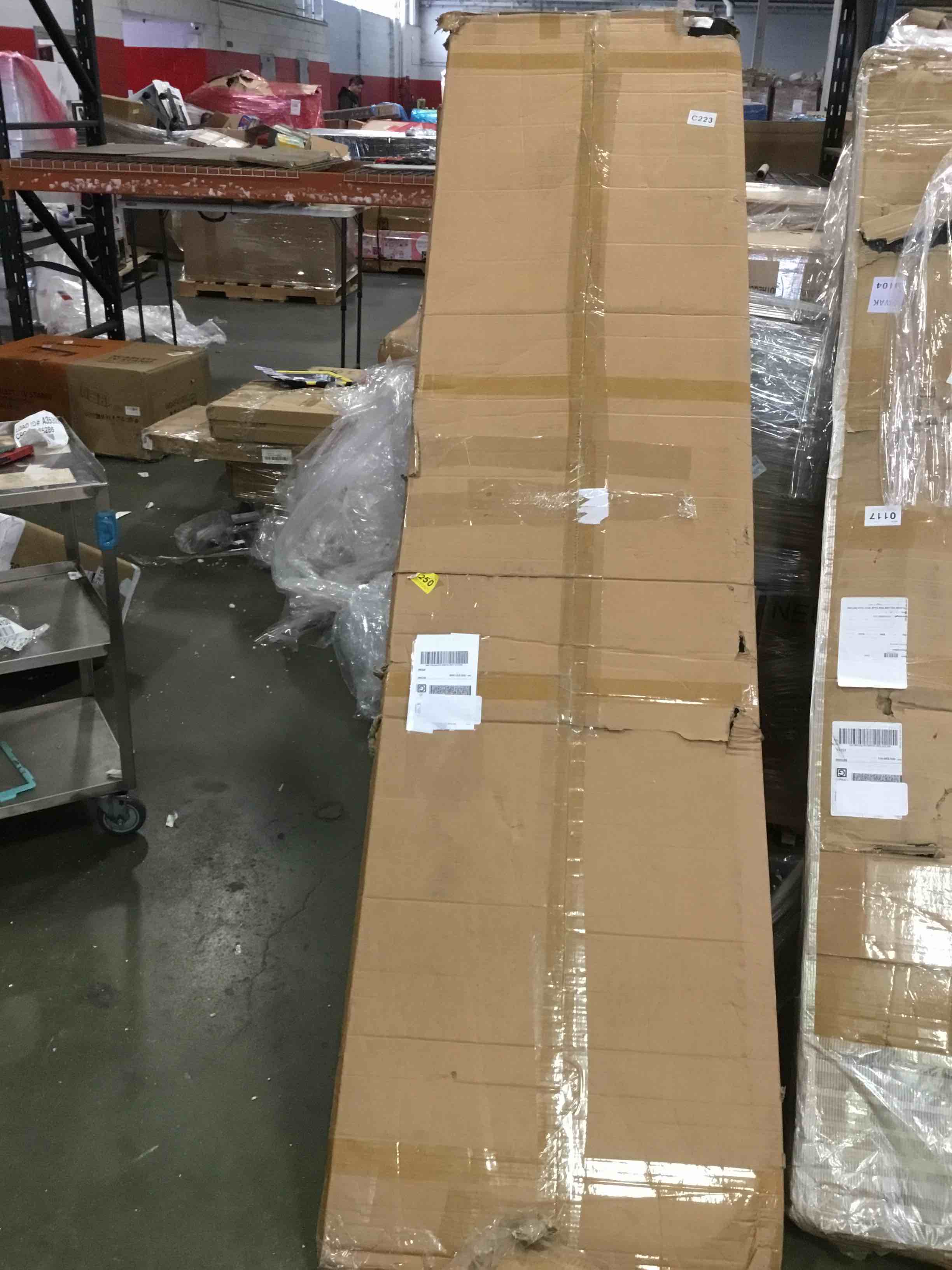 https://s3.amazonaws.com/lotting-images-prod/bidfta/PNK1475321_1736868180897.jpeg