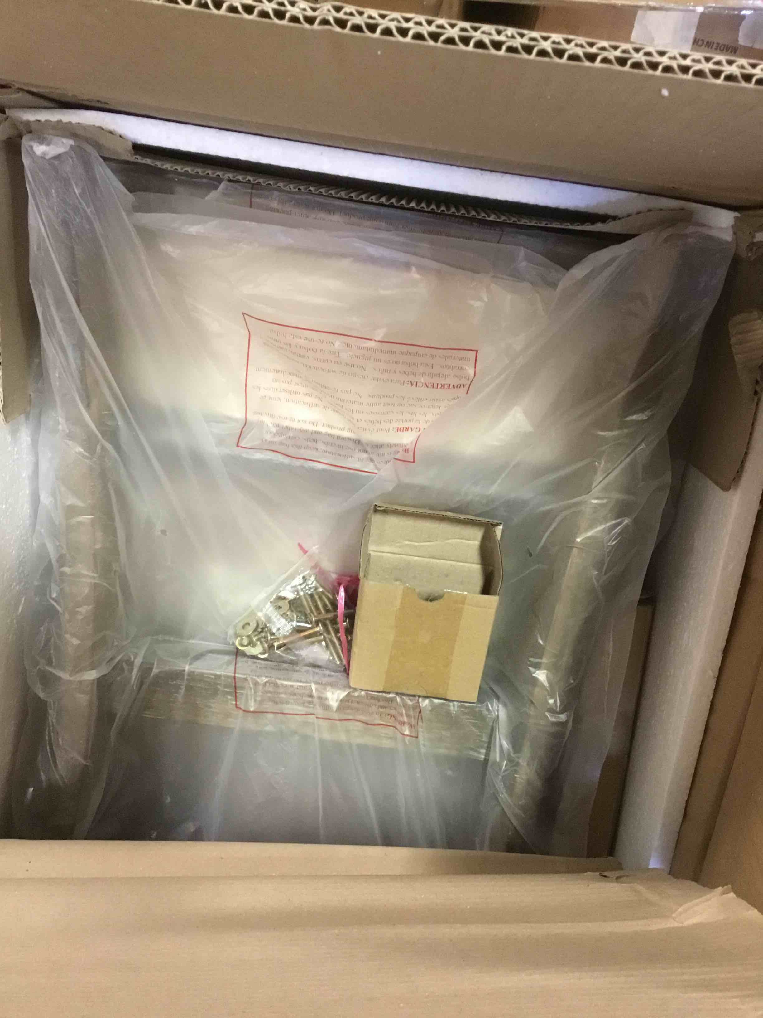 https://s3.amazonaws.com/lotting-images-prod/bidfta/PNK1475391_1736951069636.jpeg