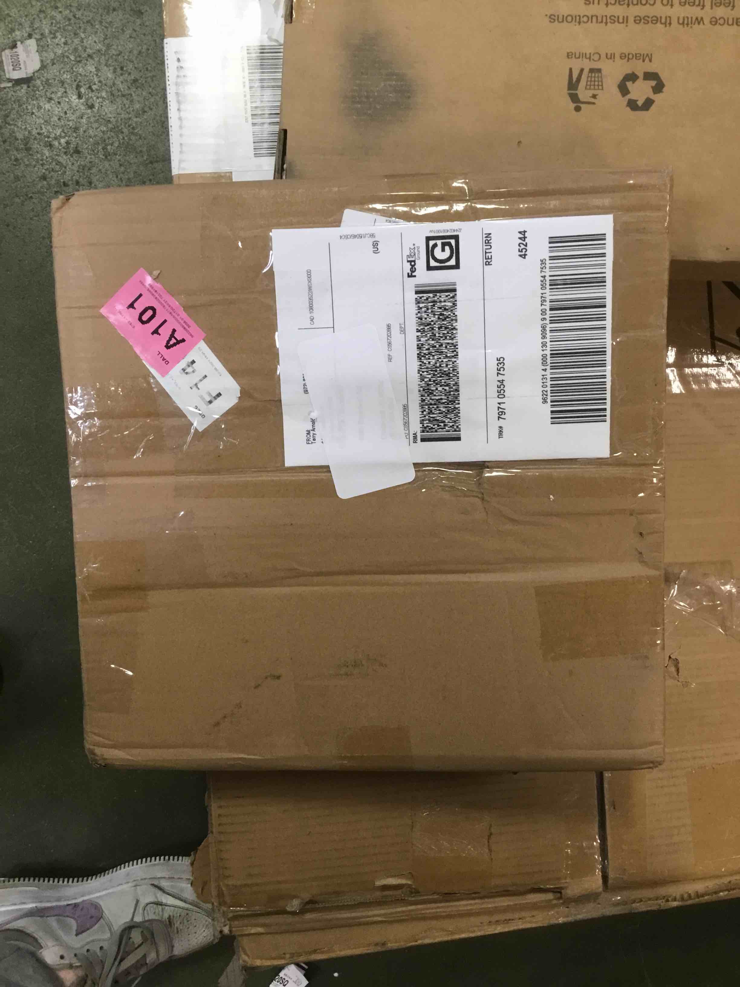 https://s3.amazonaws.com/lotting-images-prod/bidfta/PNK1475416_1736958881897.jpeg