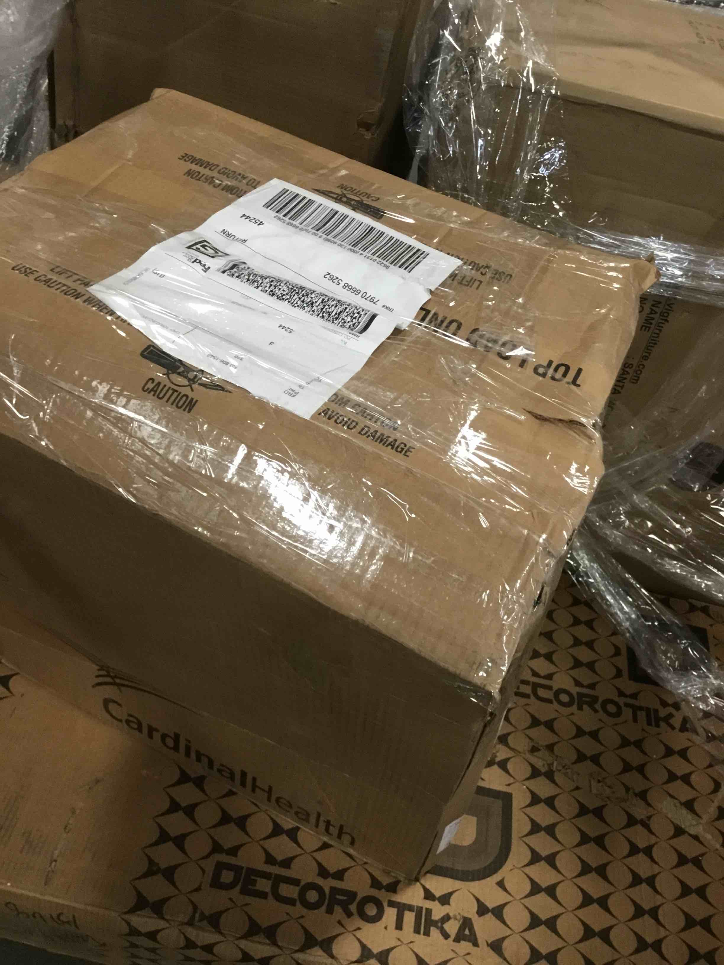 https://s3.amazonaws.com/lotting-images-prod/bidfta/PNK1475814_1737475177099.jpeg