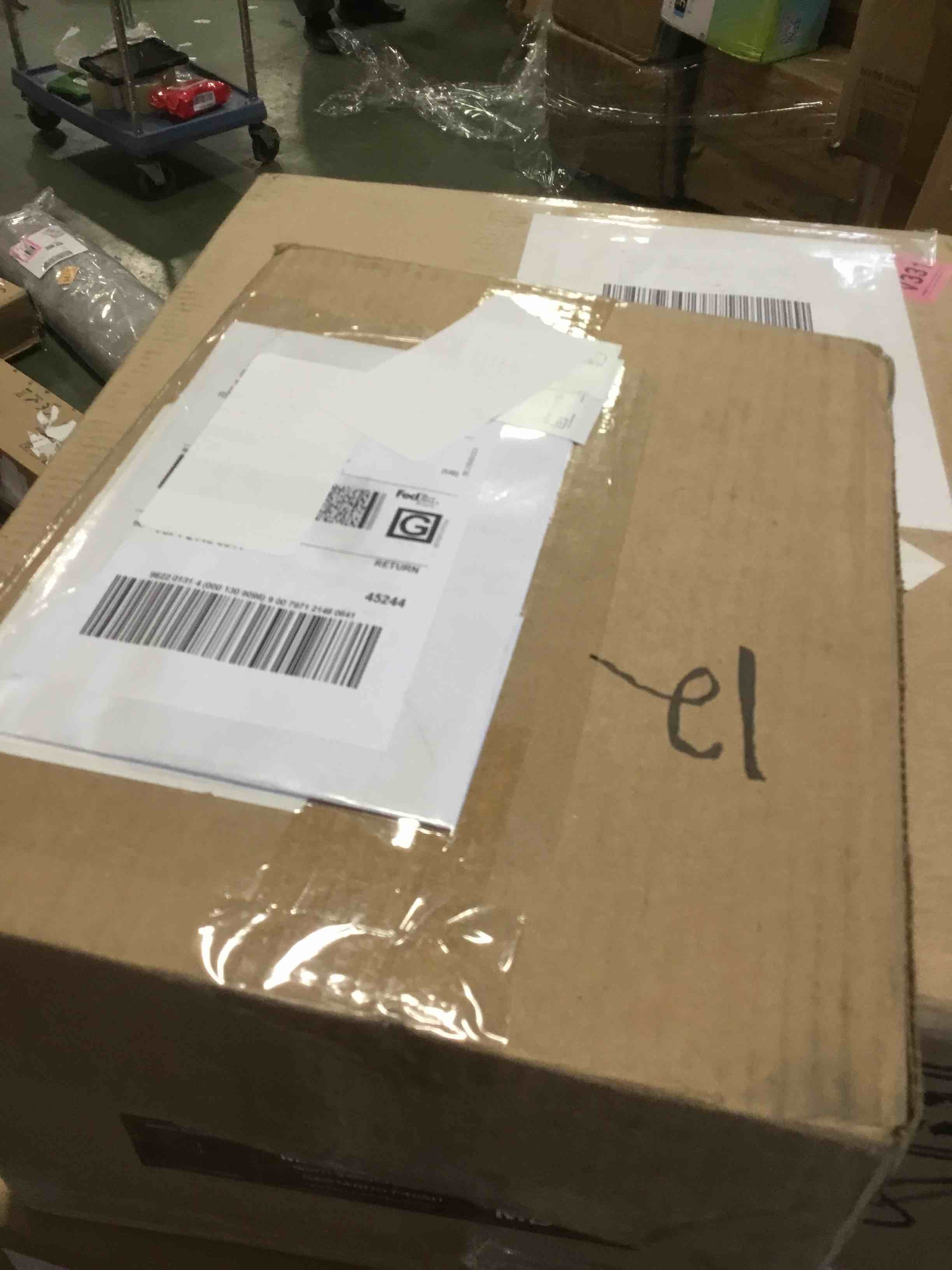 https://s3.amazonaws.com/lotting-images-prod/bidfta/PNK1475938_1737571706865.jpeg