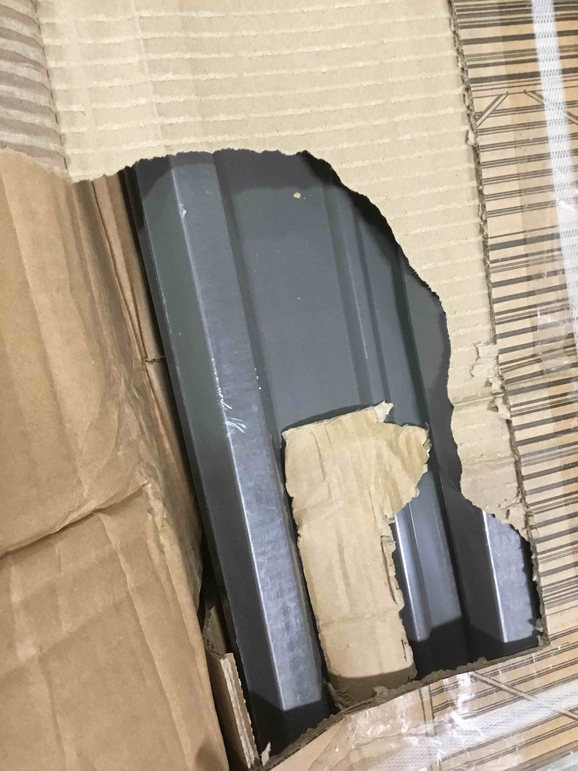 https://s3.amazonaws.com/lotting-images-prod/bidfta/PNK1476987_1738785770791.jpeg