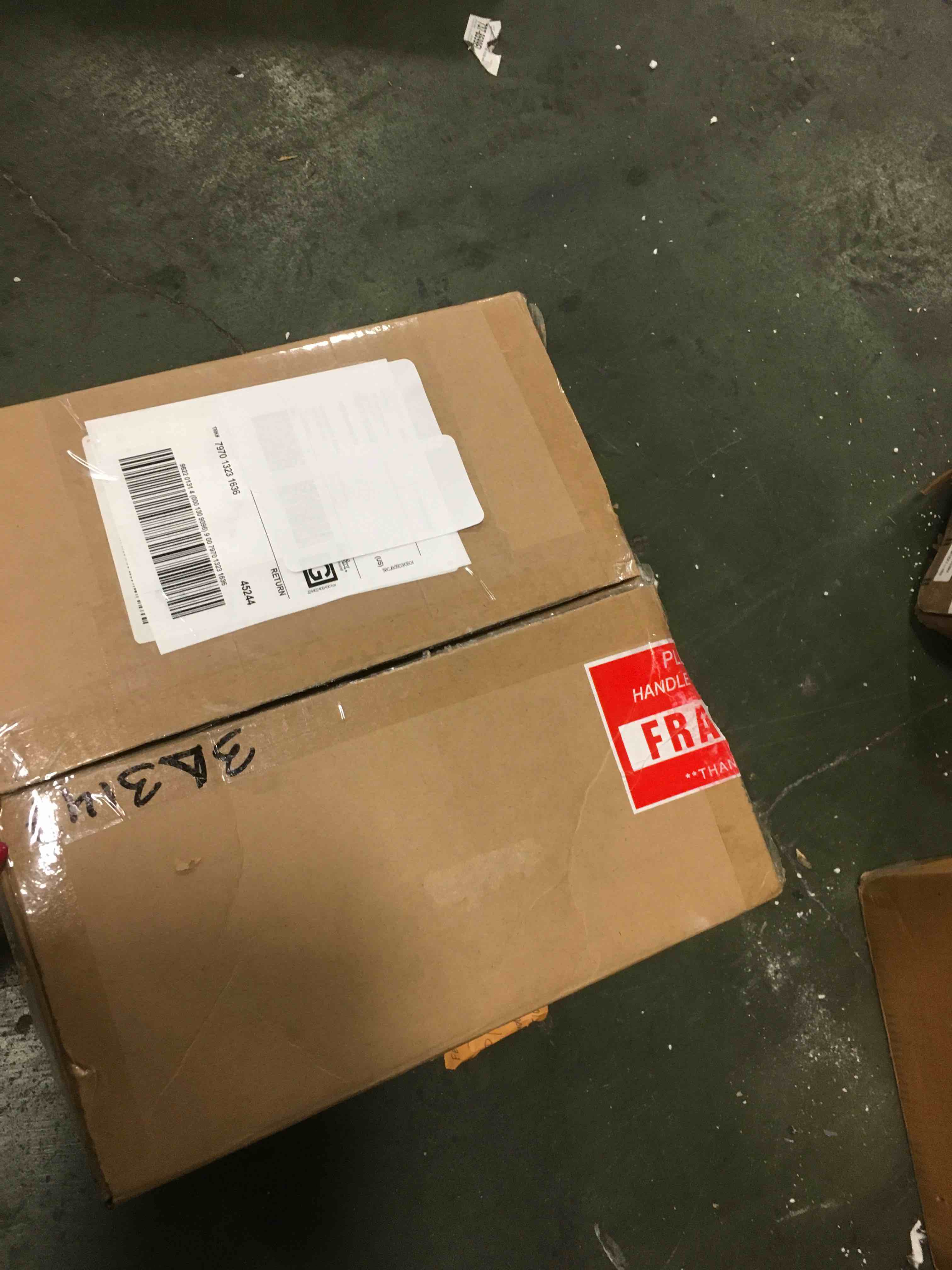 https://s3.amazonaws.com/lotting-images-prod/bidfta/PNK1477532_1733753283584.jpeg