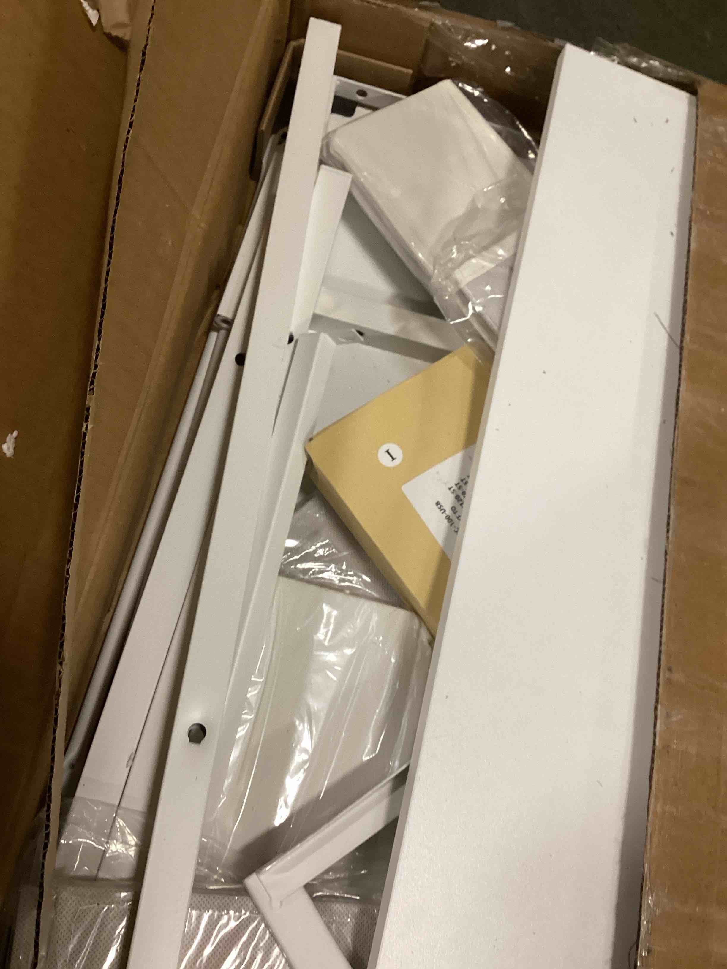https://s3.amazonaws.com/lotting-images-prod/bidfta/PNK1478717_1734723790225.jpeg