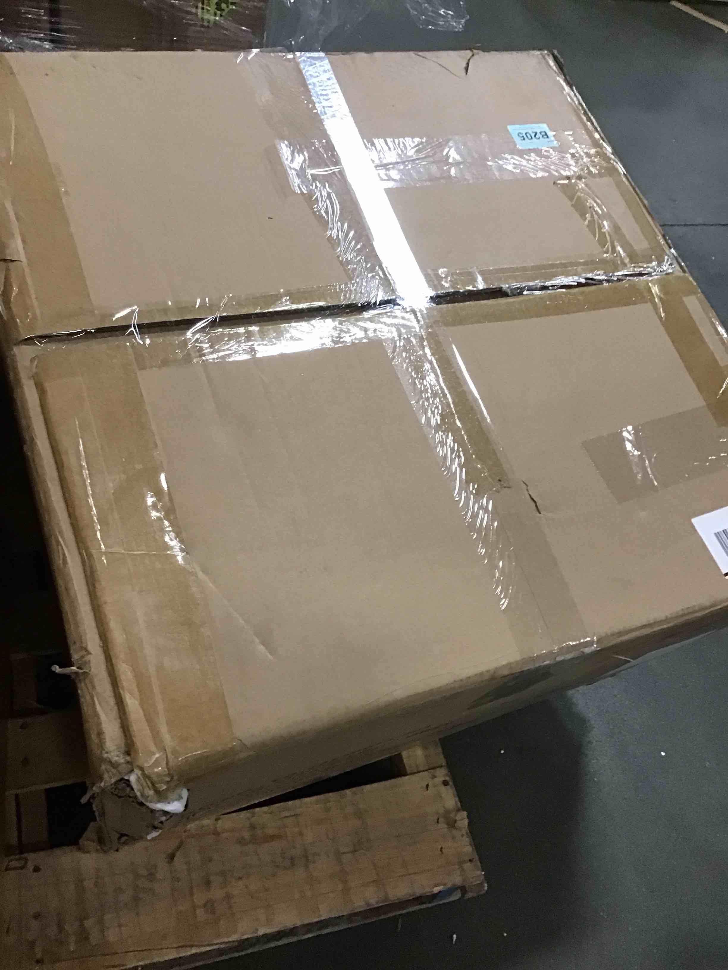 https://s3.amazonaws.com/lotting-images-prod/bidfta/PNK1479347_1735850018911.jpeg