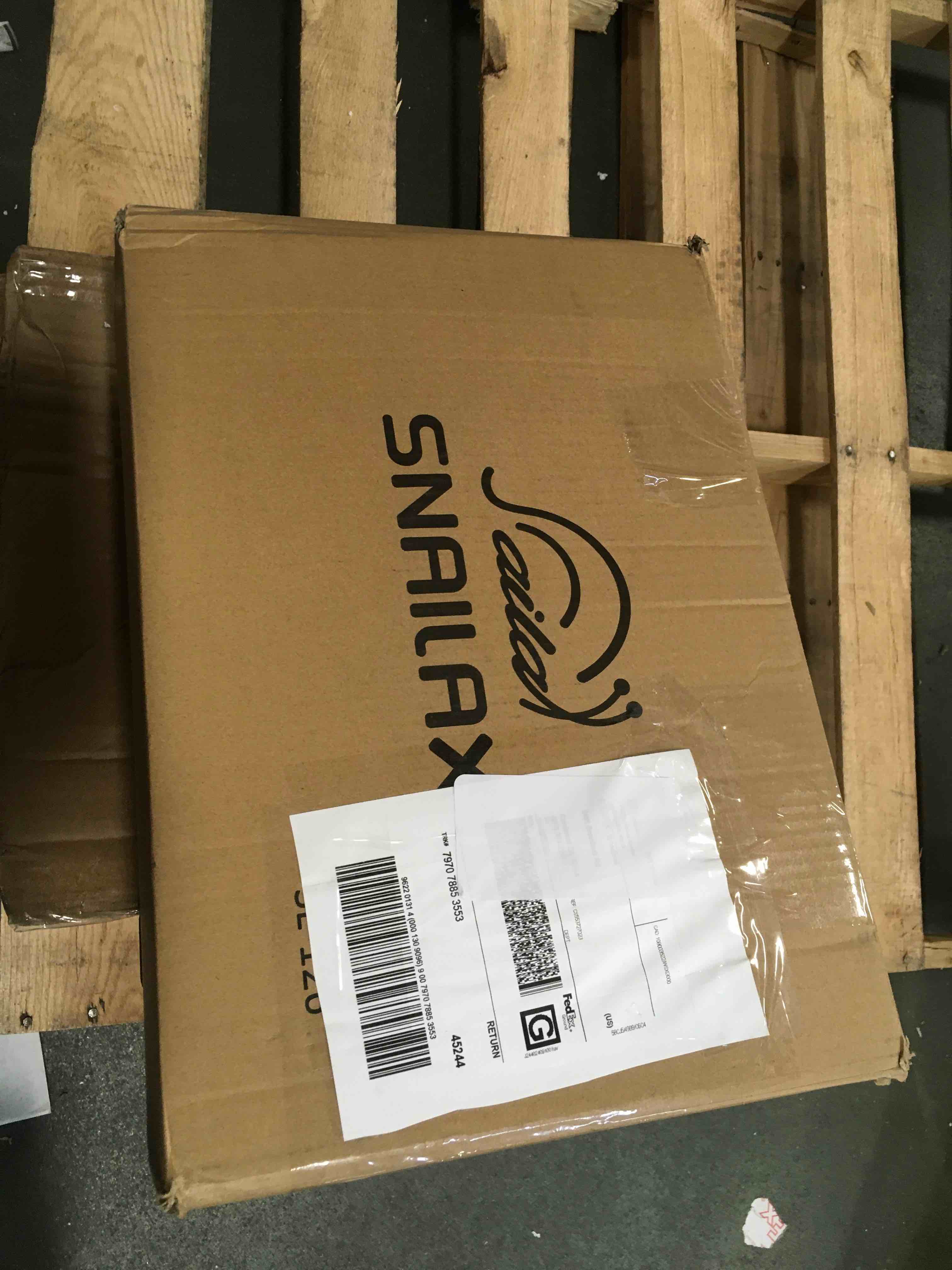 https://s3.amazonaws.com/lotting-images-prod/bidfta/PNK1479647_1736354187815.jpeg