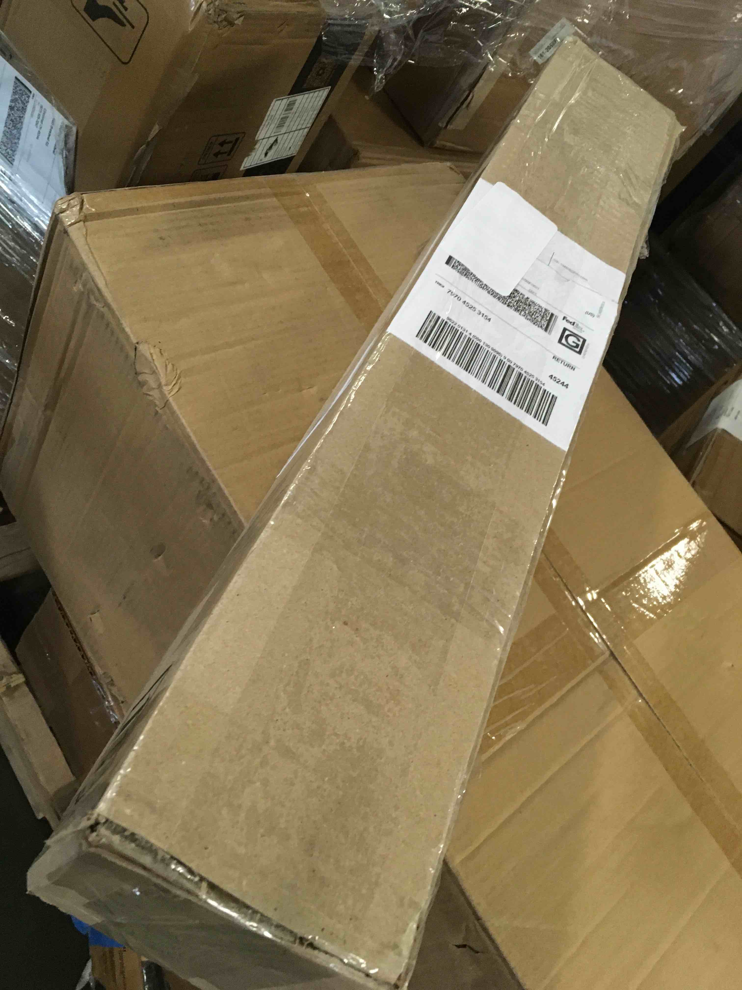 https://s3.amazonaws.com/lotting-images-prod/bidfta/PNK1479690_1736429702569.jpeg