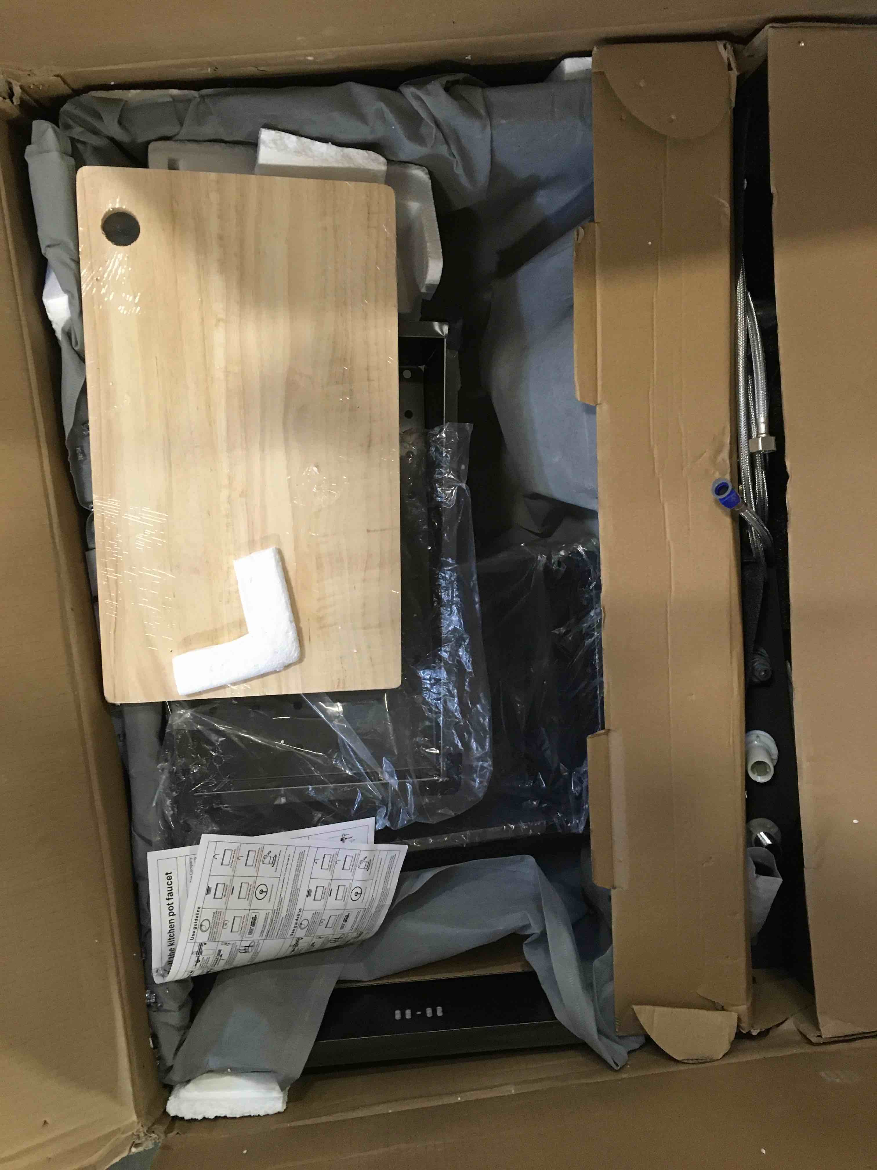 https://s3.amazonaws.com/lotting-images-prod/bidfta/PNK1479706_1736432502937.jpeg