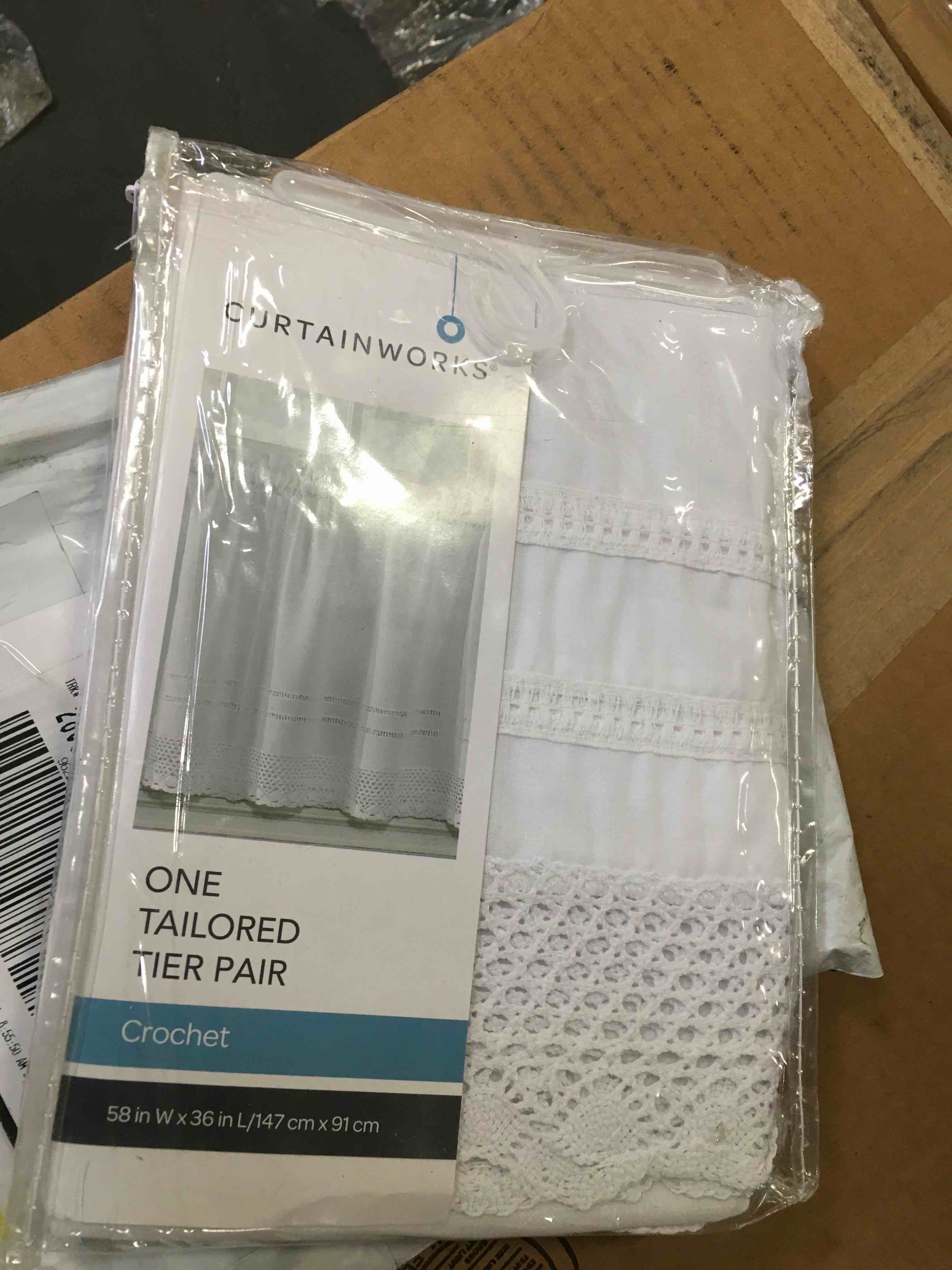 https://s3.amazonaws.com/lotting-images-prod/bidfta/PNK1479711_1736437818521.jpeg
