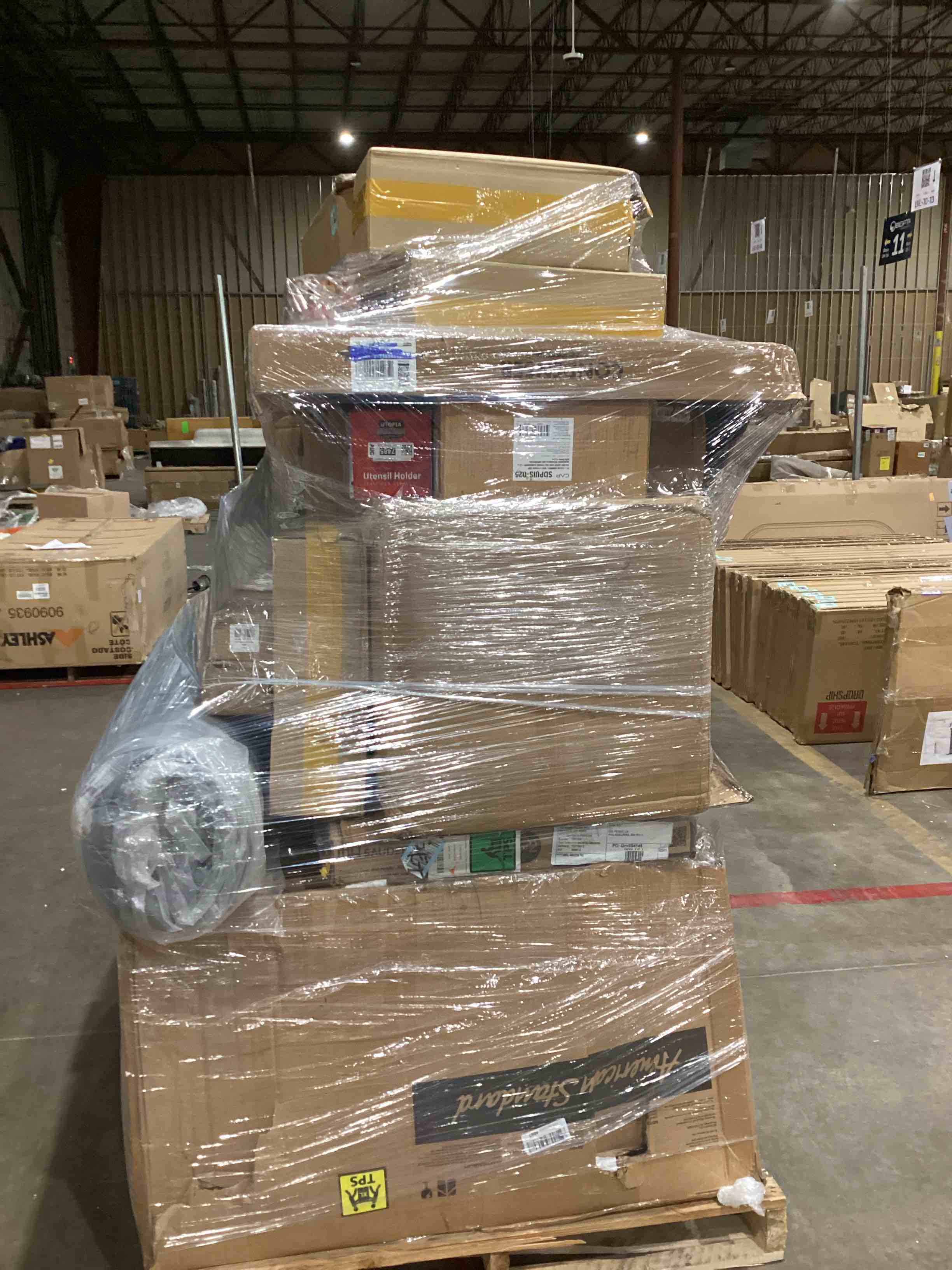 https://s3.amazonaws.com/lotting-images-prod/bidfta/PNK1498038_1757709520982.jpeg