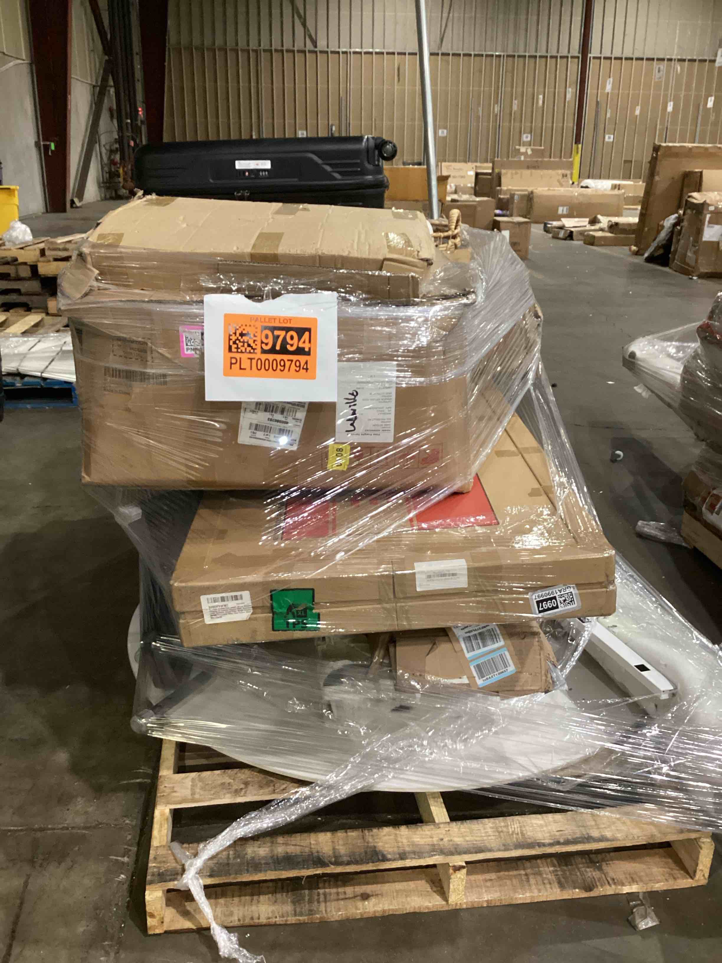 2 Skid Pallet multiple items as is or good condition /2 pallet pick up 