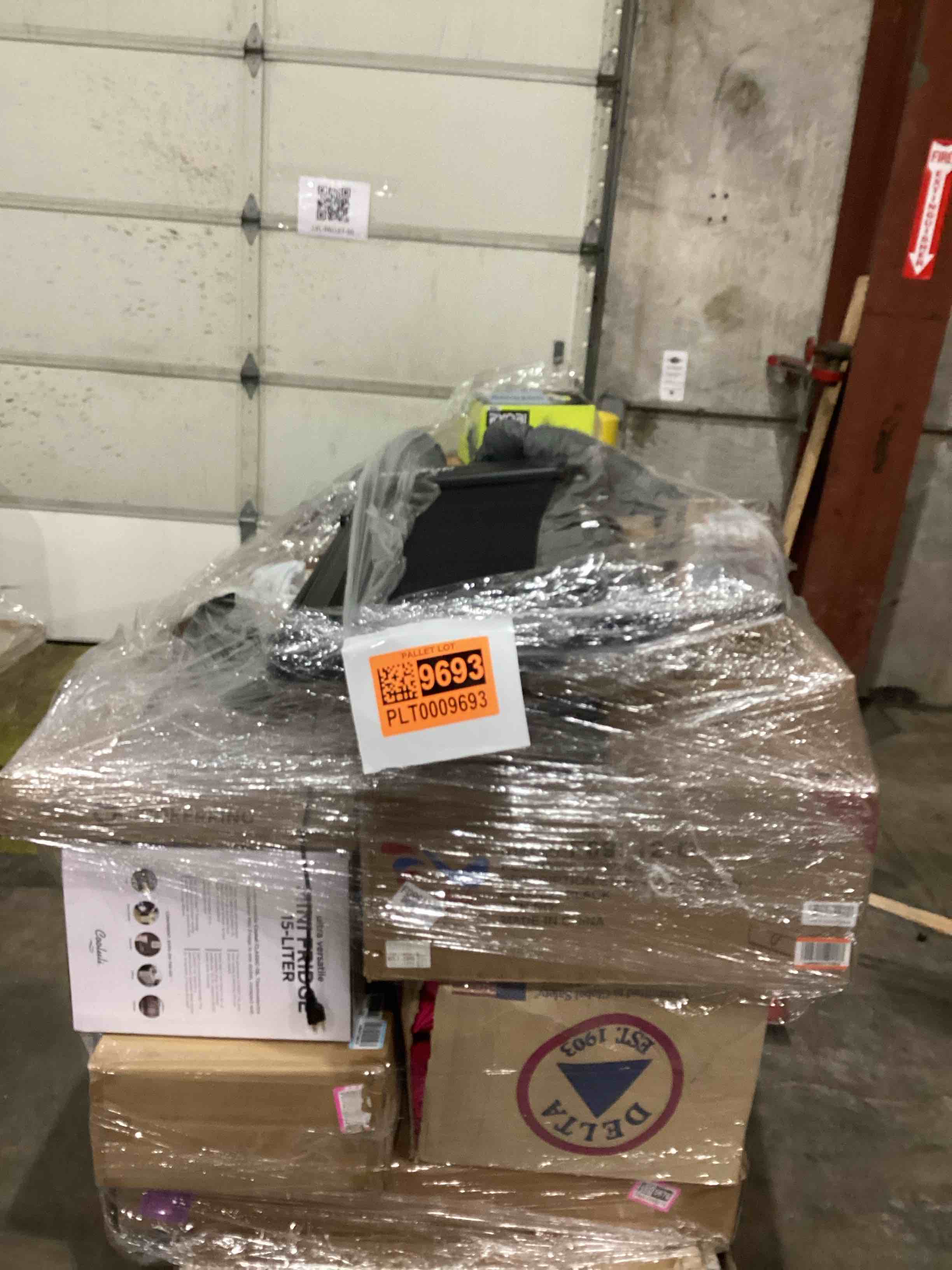 1 skid pallet multiple product as is or good condition 