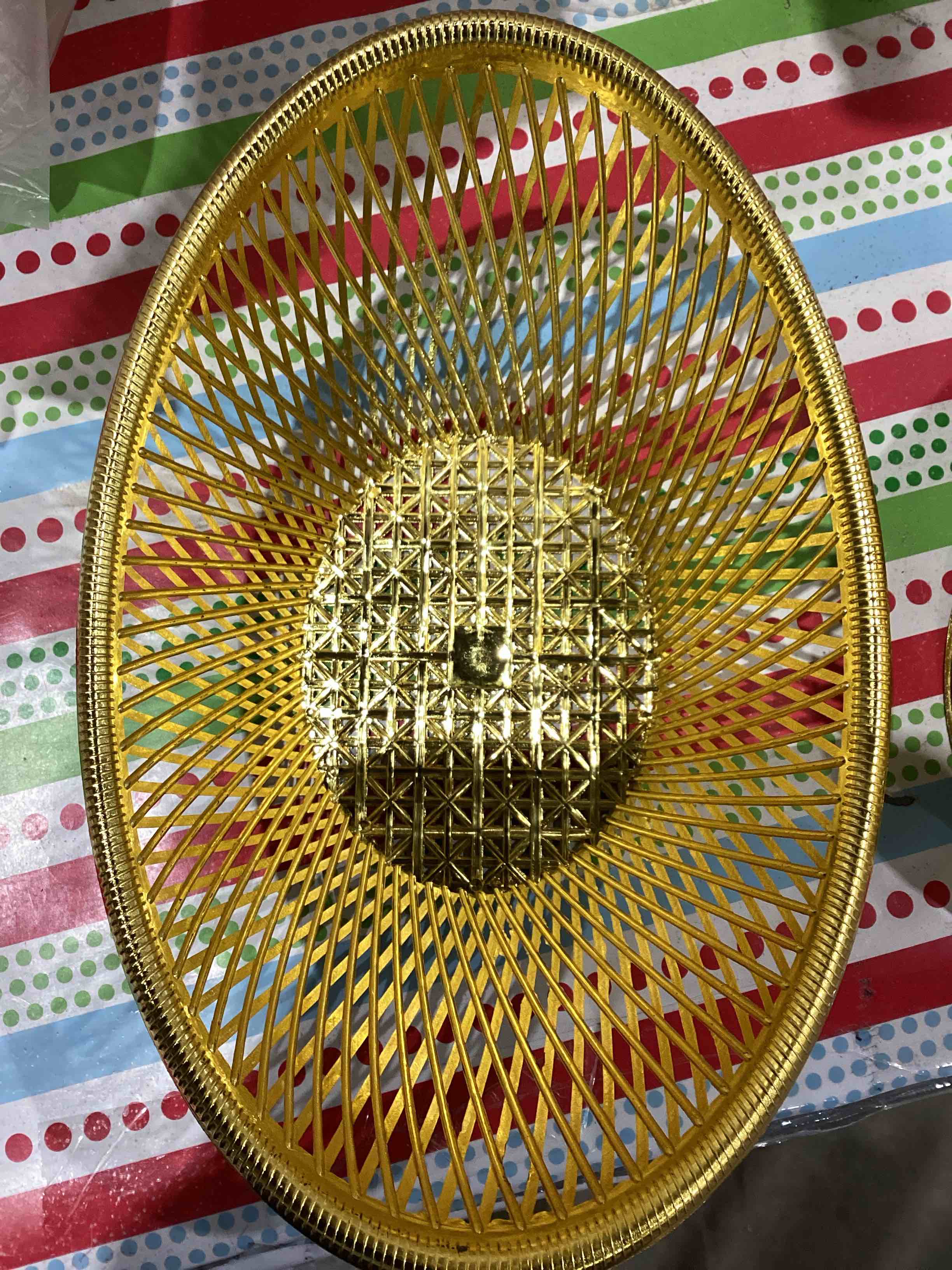 Medium plastic Basket decorative gold