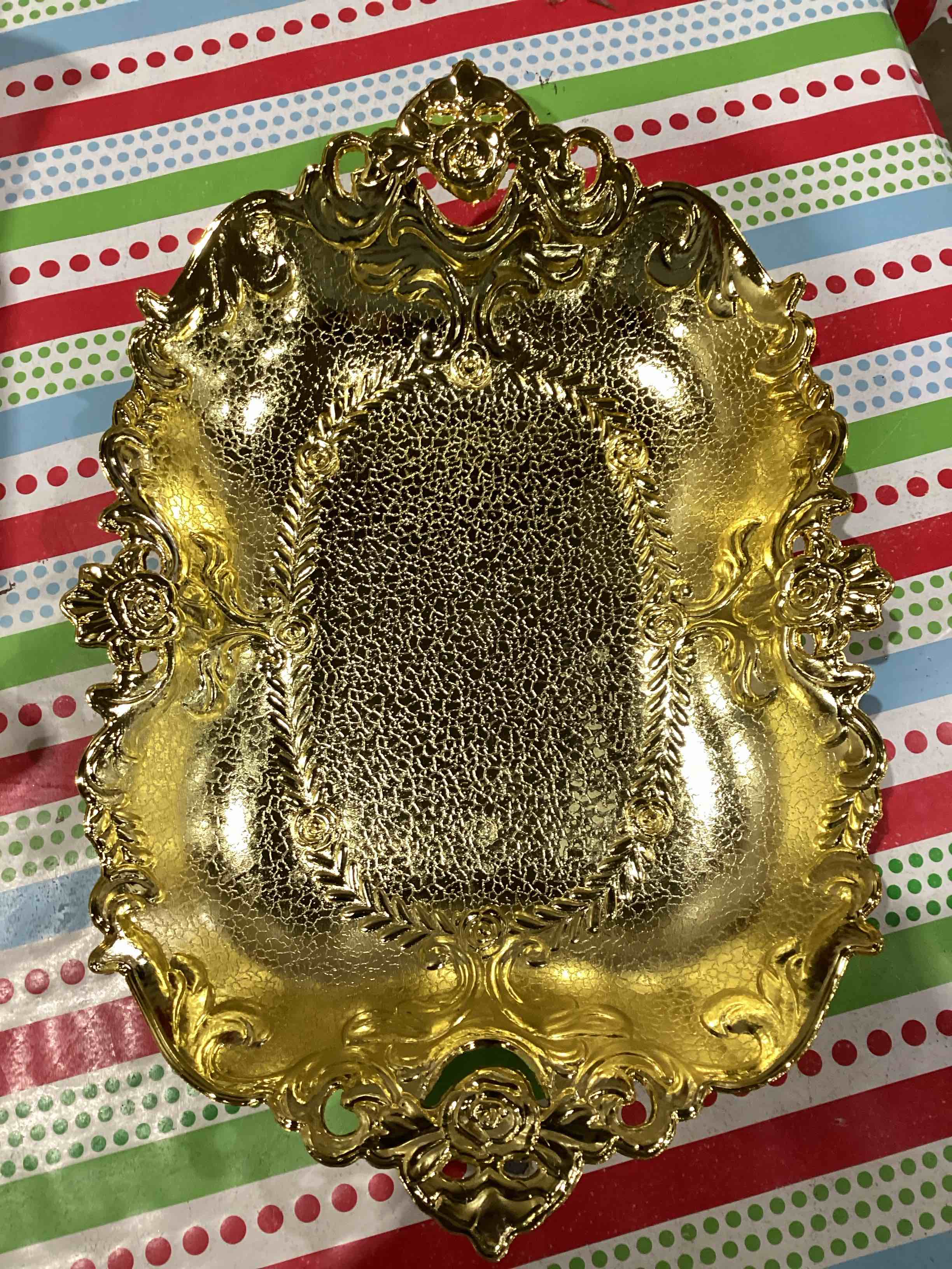 basket plastic  gold decorative 