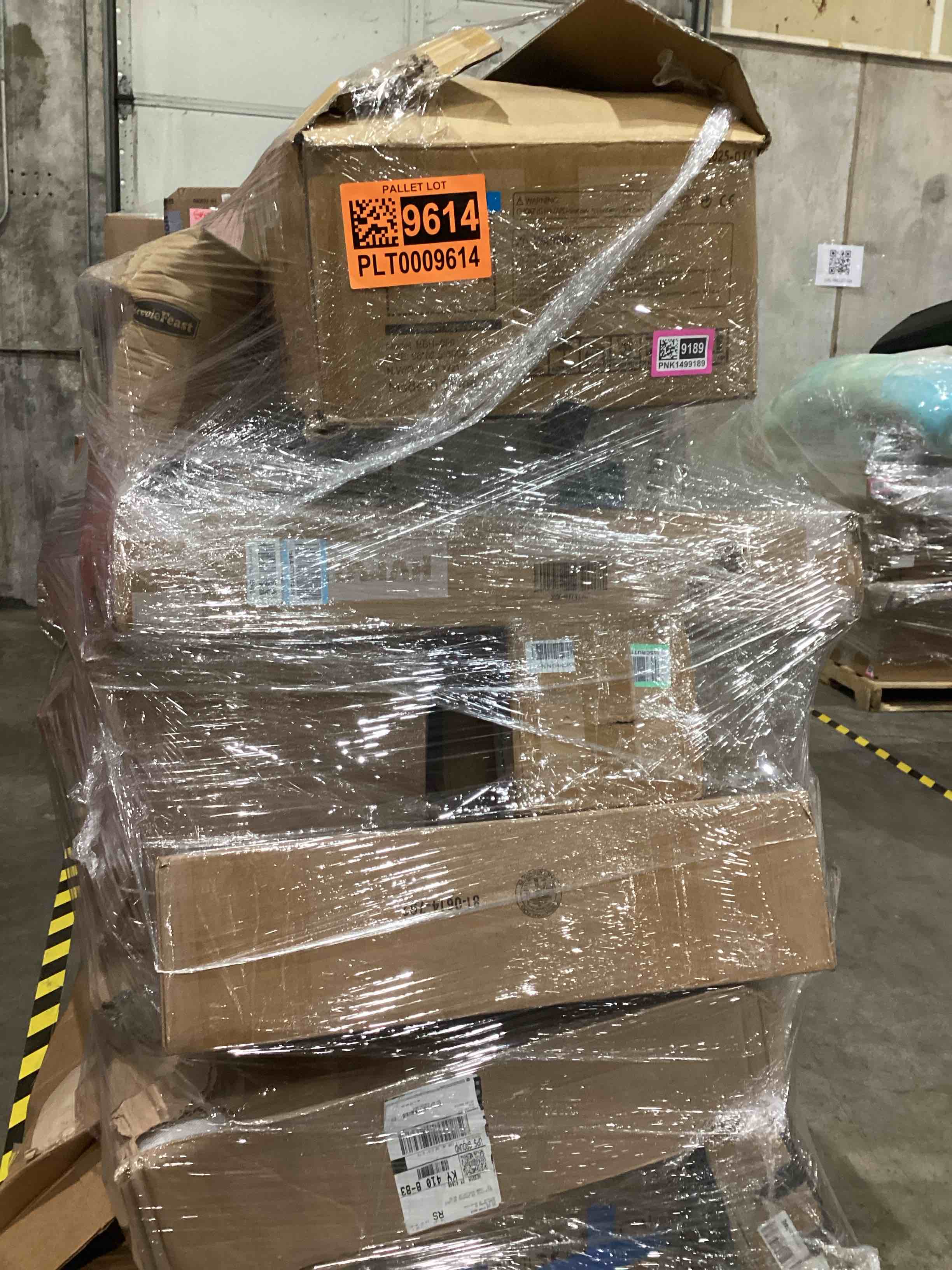 1 skid pallet multiple items as is or good condition 