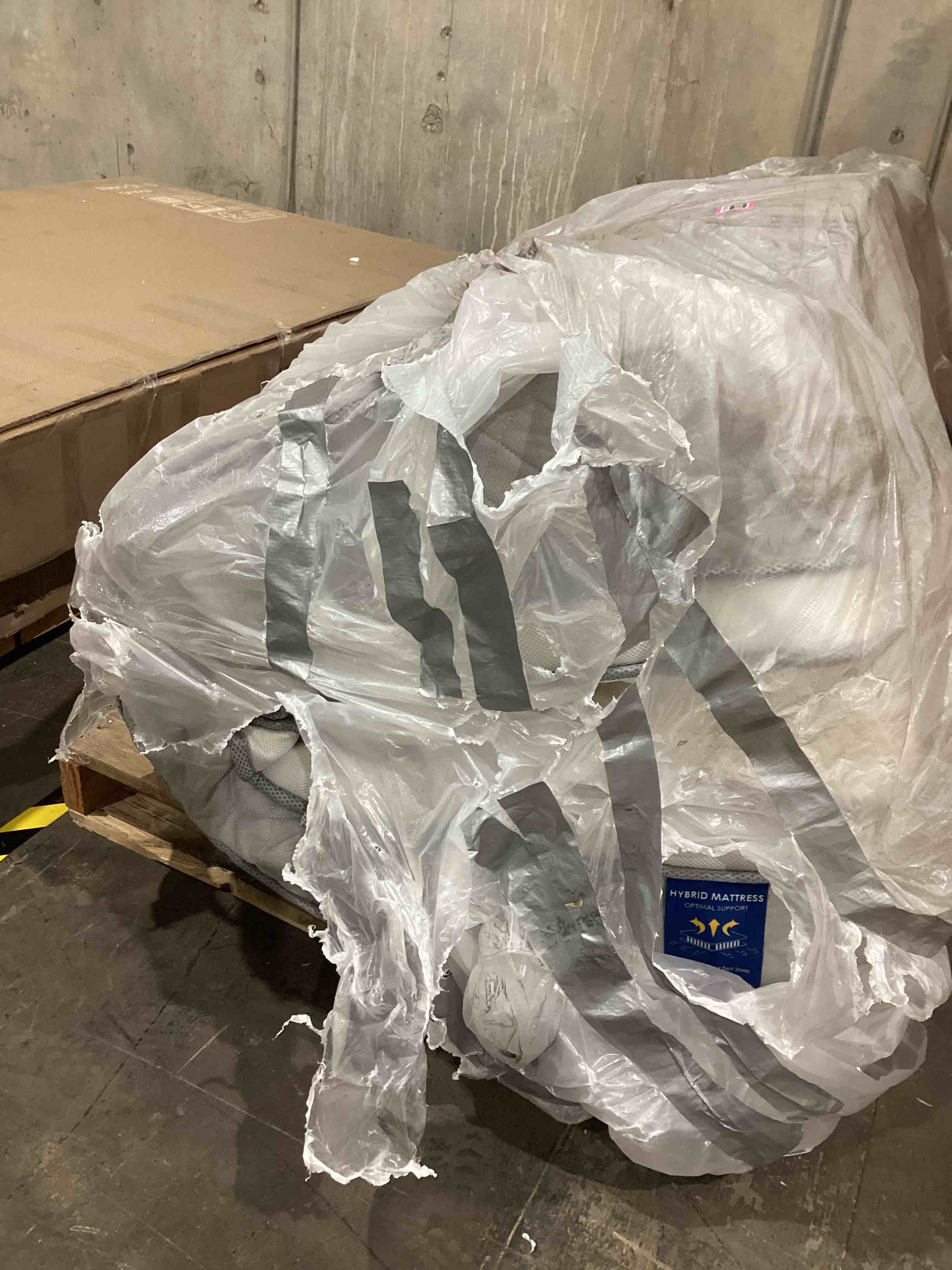 Condition photo showing As Is for hybrid Matrees optimal support queen 