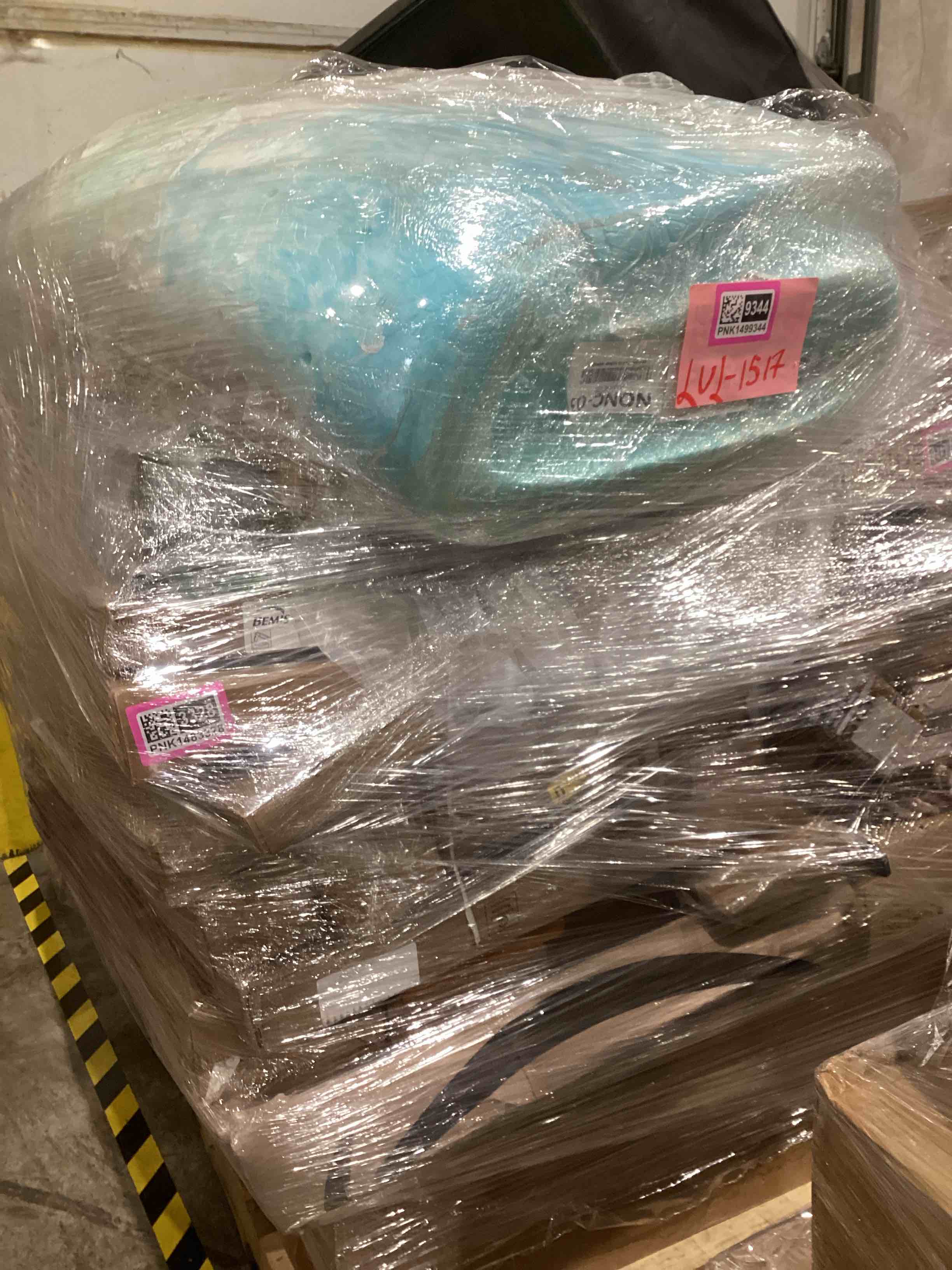 1 skid pallet multiple items as is or good condition 