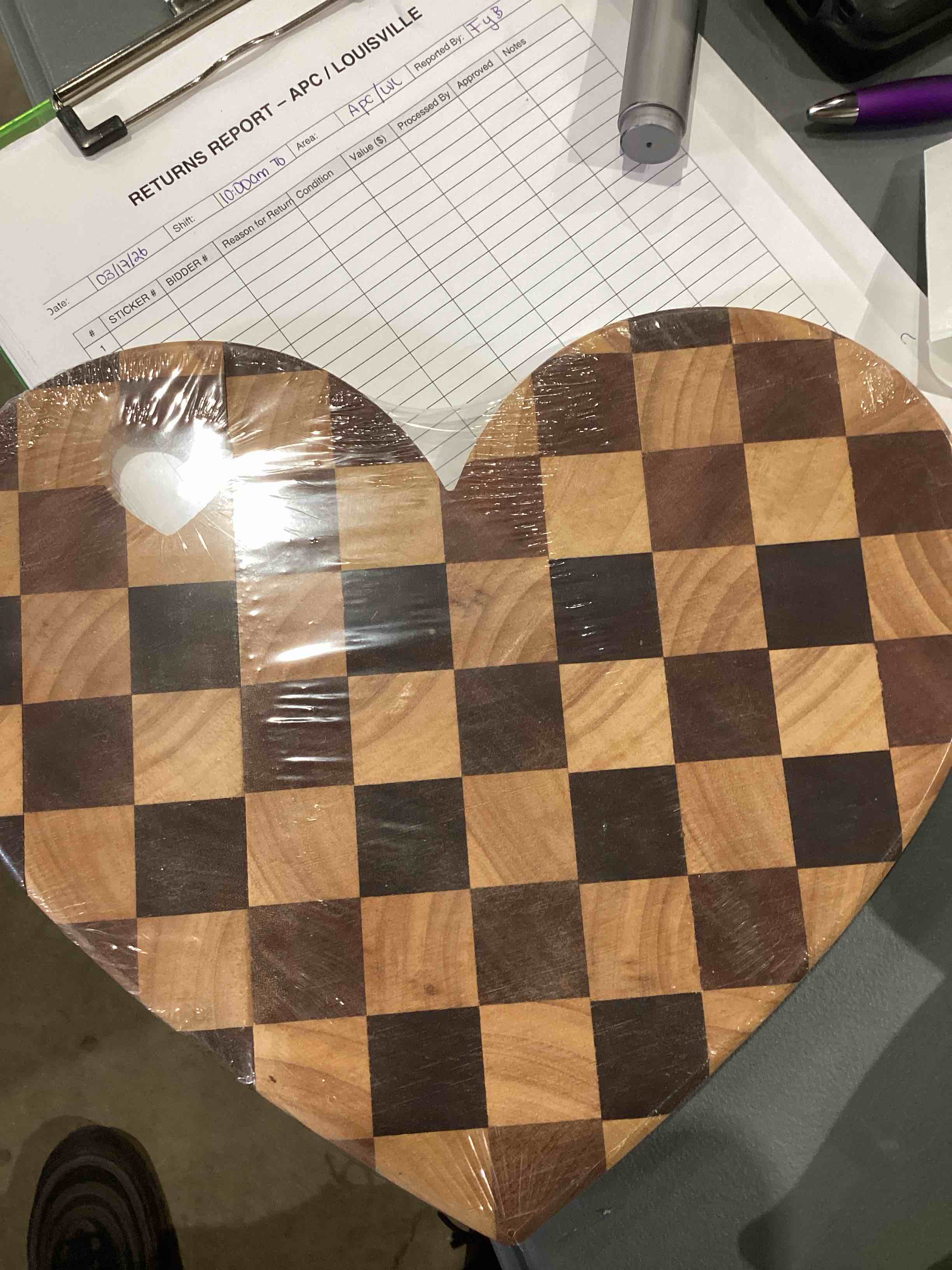 Condition photo showing Good Condition for Baderke Heart Shaped Cutting Board Valentine's Day Gifts Acacia Wood Bread Cheese Serving Platter Se