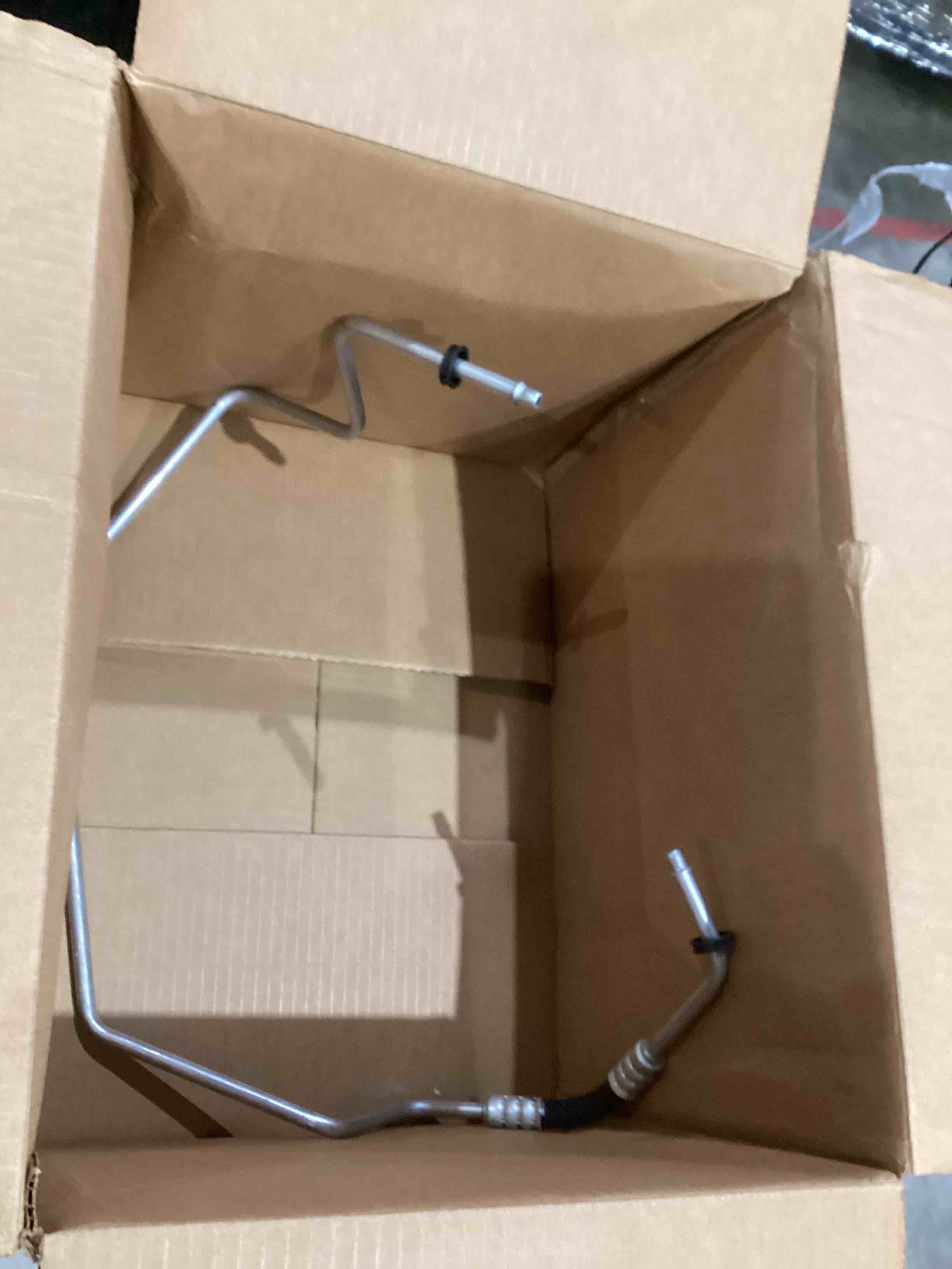 https://s3.amazonaws.com/lotting-images-prod/bidfta/PNK1501011_1756494189619.jpeg