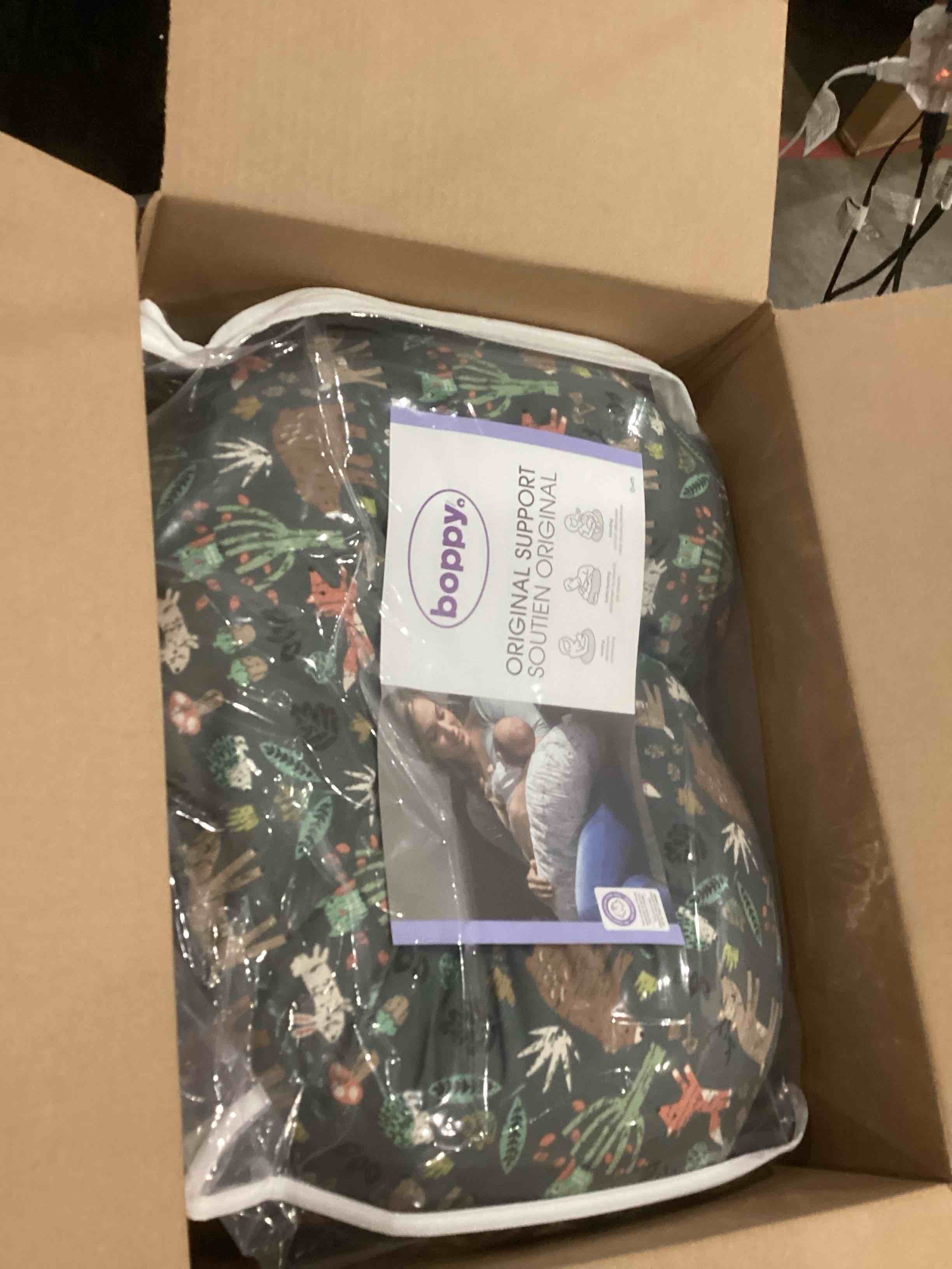 https://s3.amazonaws.com/lotting-images-prod/bidfta/PNK1501012_1756494365077.jpeg