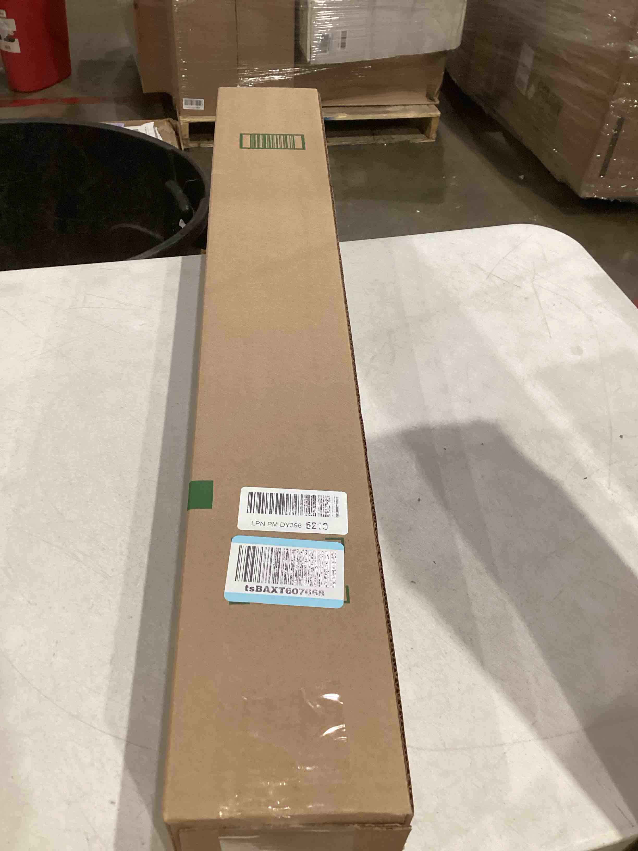 https://s3.amazonaws.com/lotting-images-prod/bidfta/PNK1501018_1756813234211.jpeg