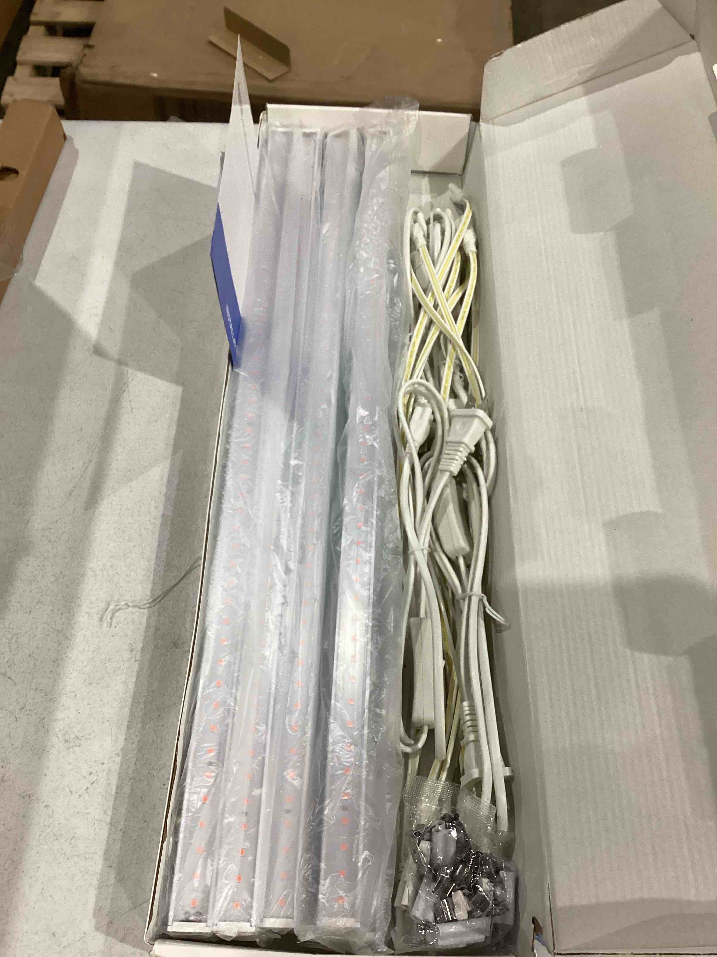 https://s3.amazonaws.com/lotting-images-prod/bidfta/PNK1501033_1756813495302.jpeg