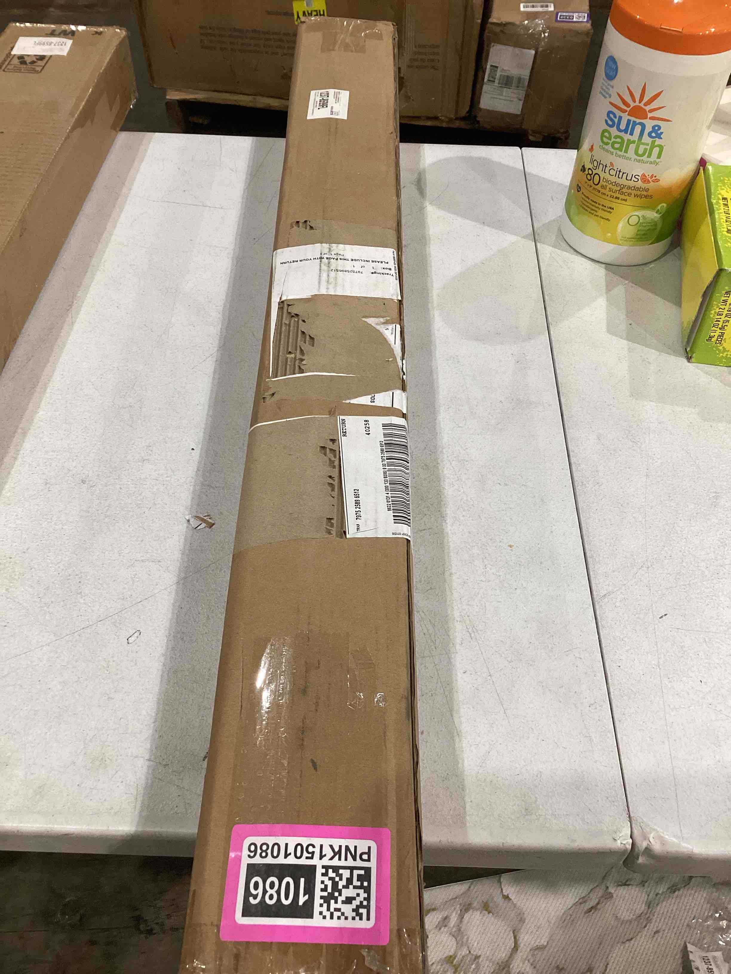 https://s3.amazonaws.com/lotting-images-prod/bidfta/PNK1501086_1756835126040.jpeg
