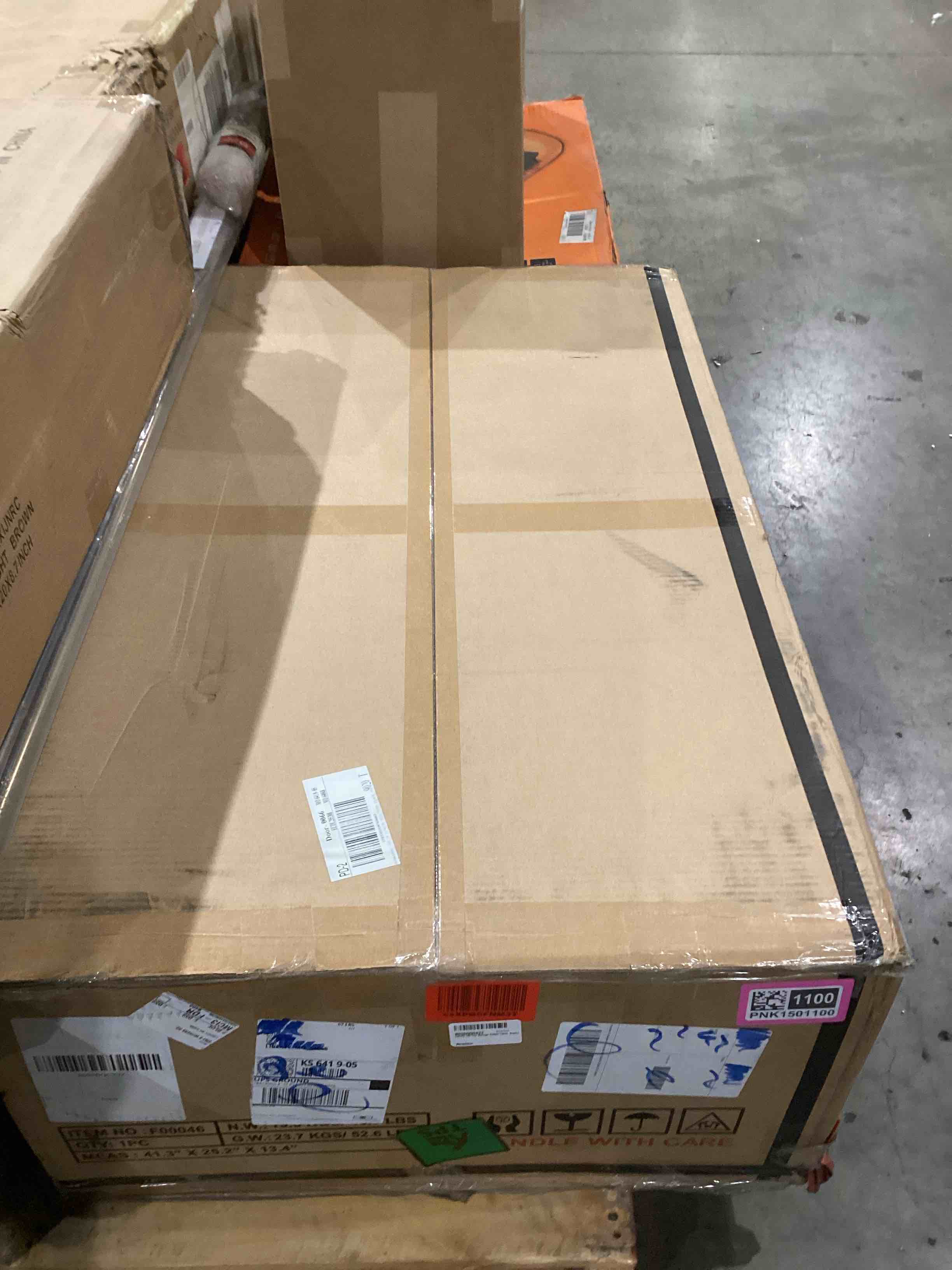 https://s3.amazonaws.com/lotting-images-prod/bidfta/PNK1501100_1756903233343.jpeg