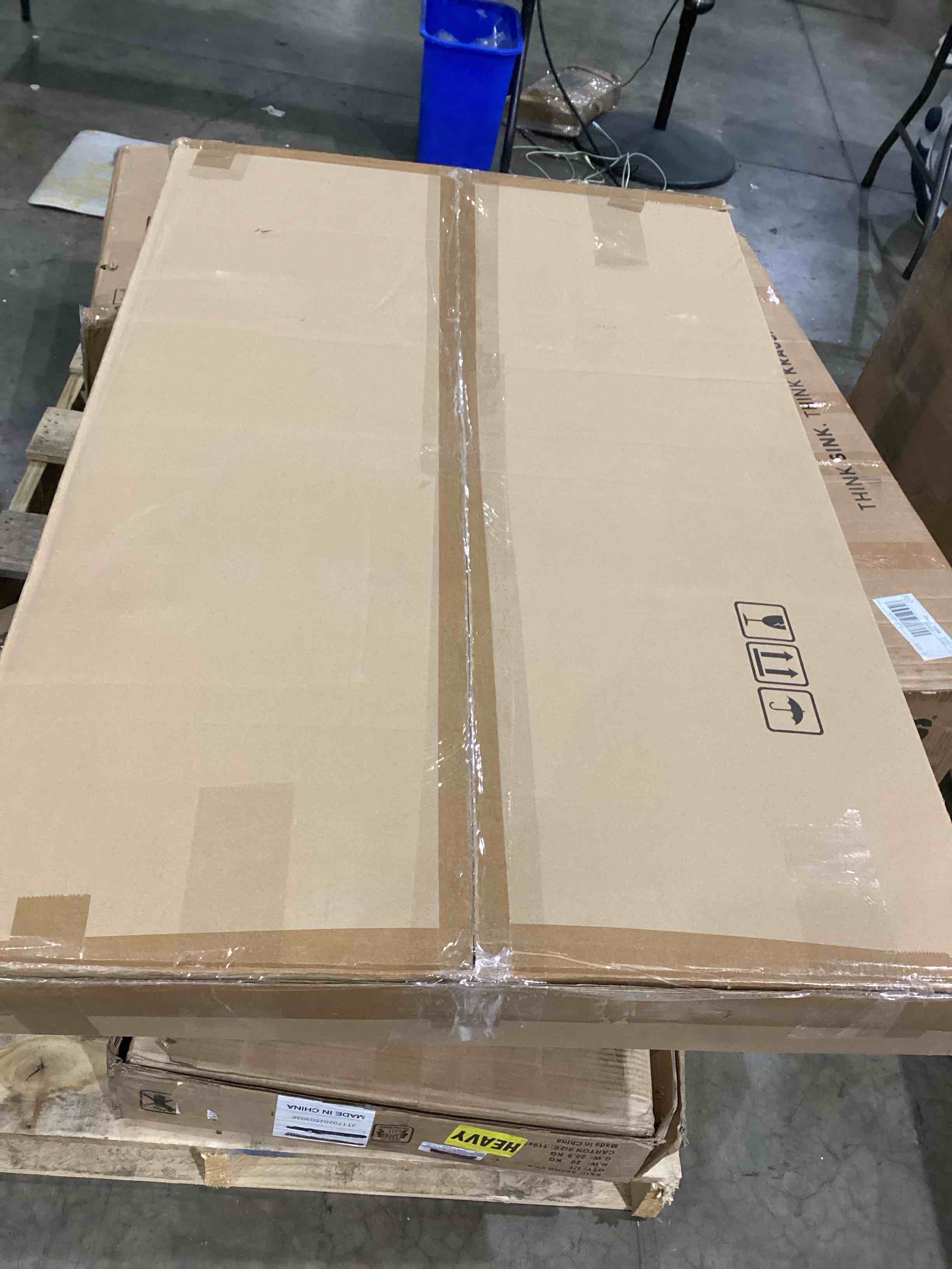 https://s3.amazonaws.com/lotting-images-prod/bidfta/PNK1501178_1757072736124.jpeg
