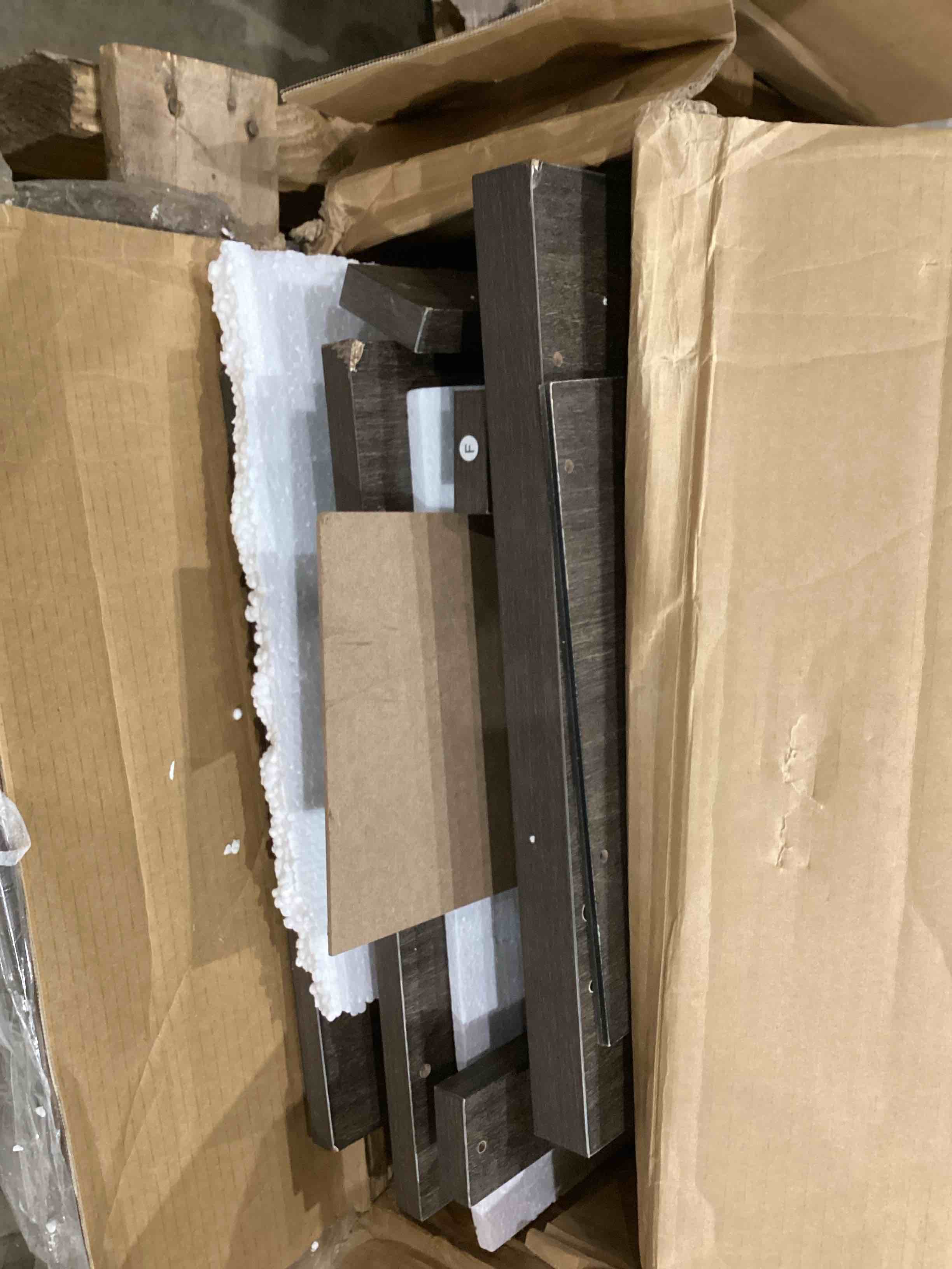 https://s3.amazonaws.com/lotting-images-prod/bidfta/PNK1501216_1757342839475.jpeg