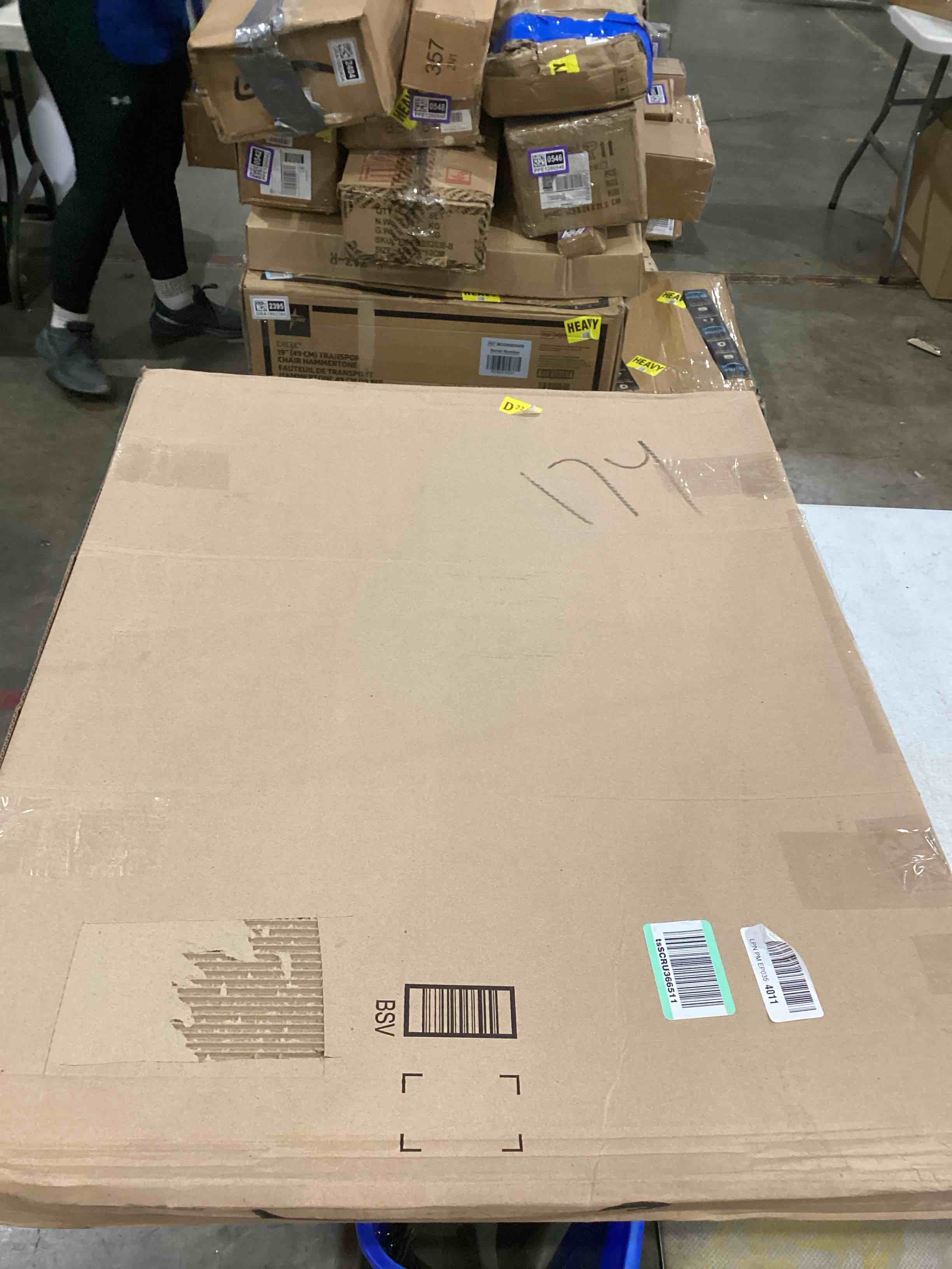 https://s3.amazonaws.com/lotting-images-prod/bidfta/PNK1501228_1757352796045.jpeg