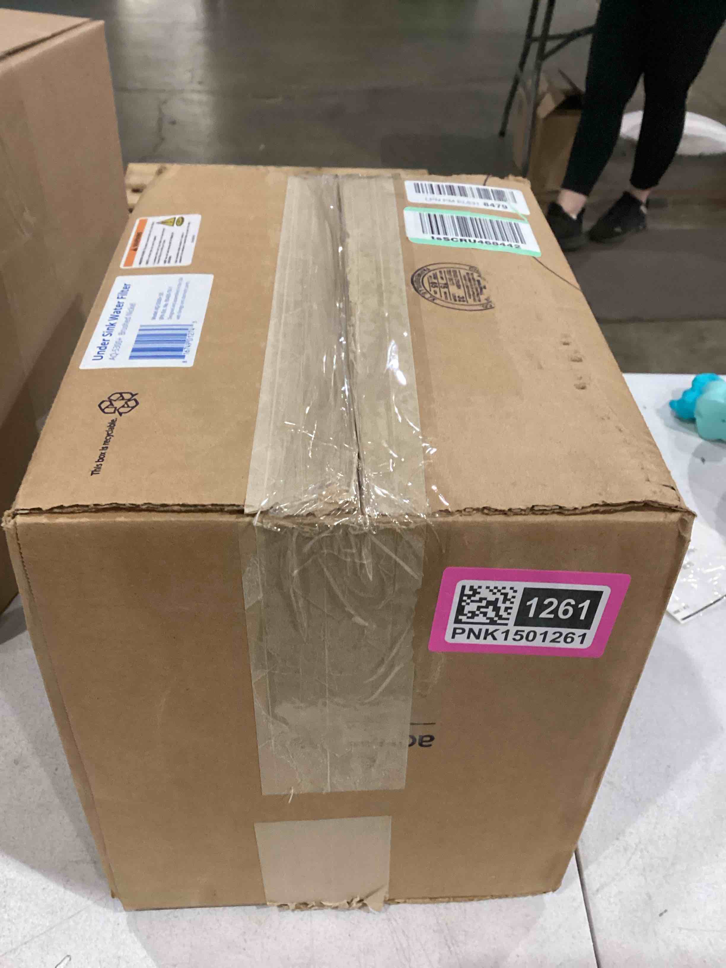 https://s3.amazonaws.com/lotting-images-prod/bidfta/PNK1501261_1757421947518.jpeg