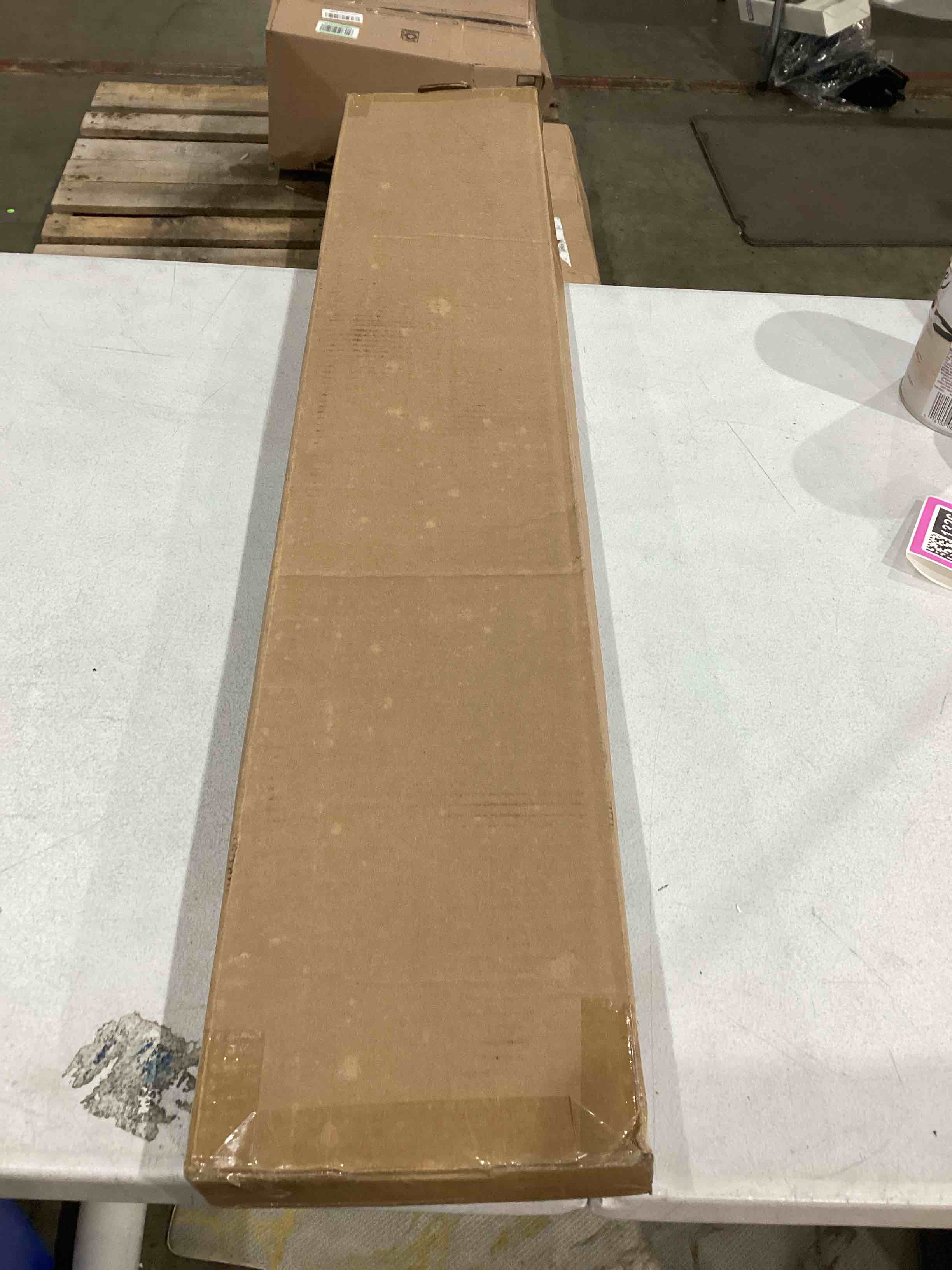 https://s3.amazonaws.com/lotting-images-prod/bidfta/PNK1501332_1757504992404.jpeg