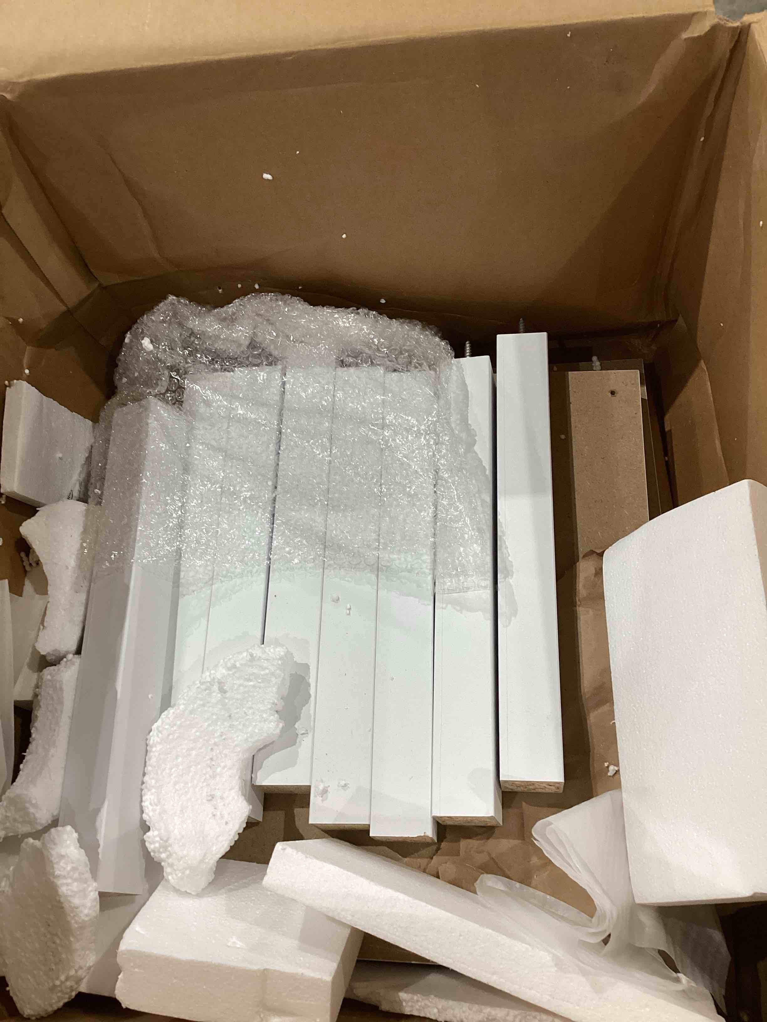 https://s3.amazonaws.com/lotting-images-prod/bidfta/PNK1501348_1757515025265.jpeg