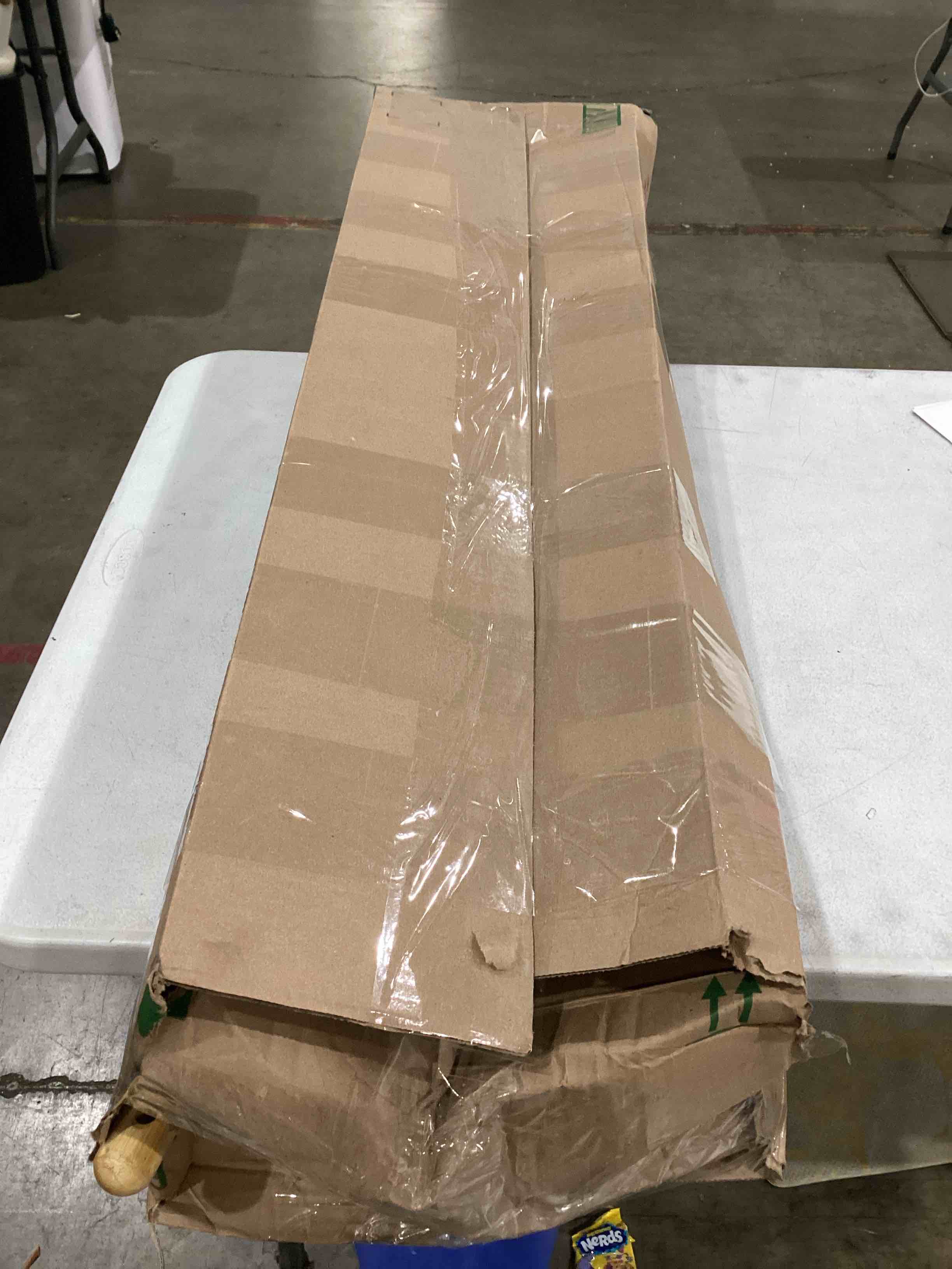 https://s3.amazonaws.com/lotting-images-prod/bidfta/PNK1501364_1757522862235.jpeg