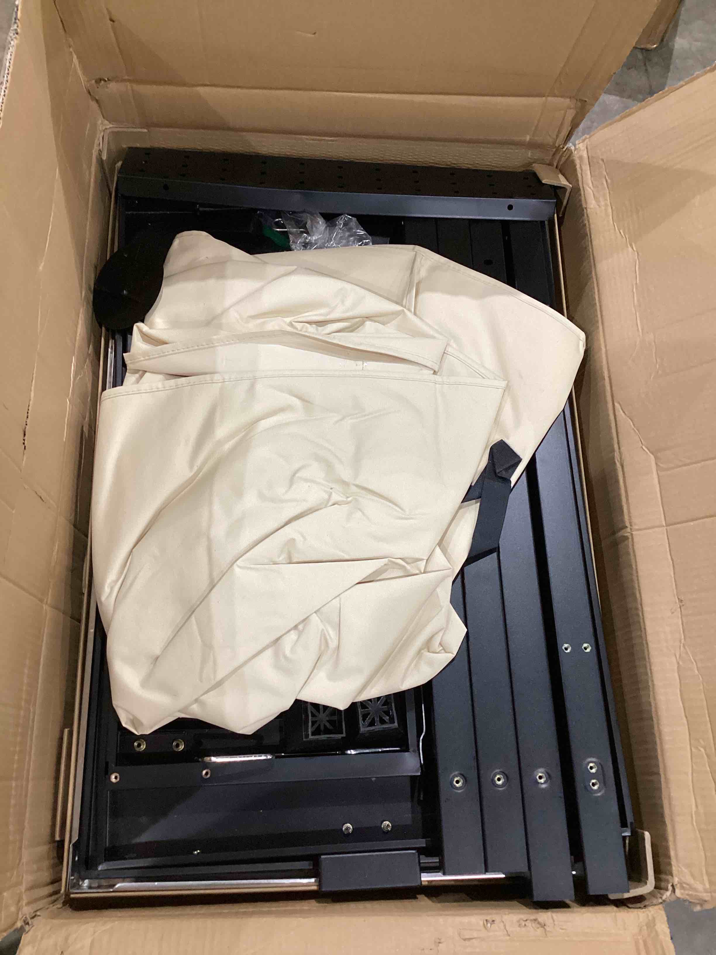 https://s3.amazonaws.com/lotting-images-prod/bidfta/PNK1501414_1757601904819.jpeg
