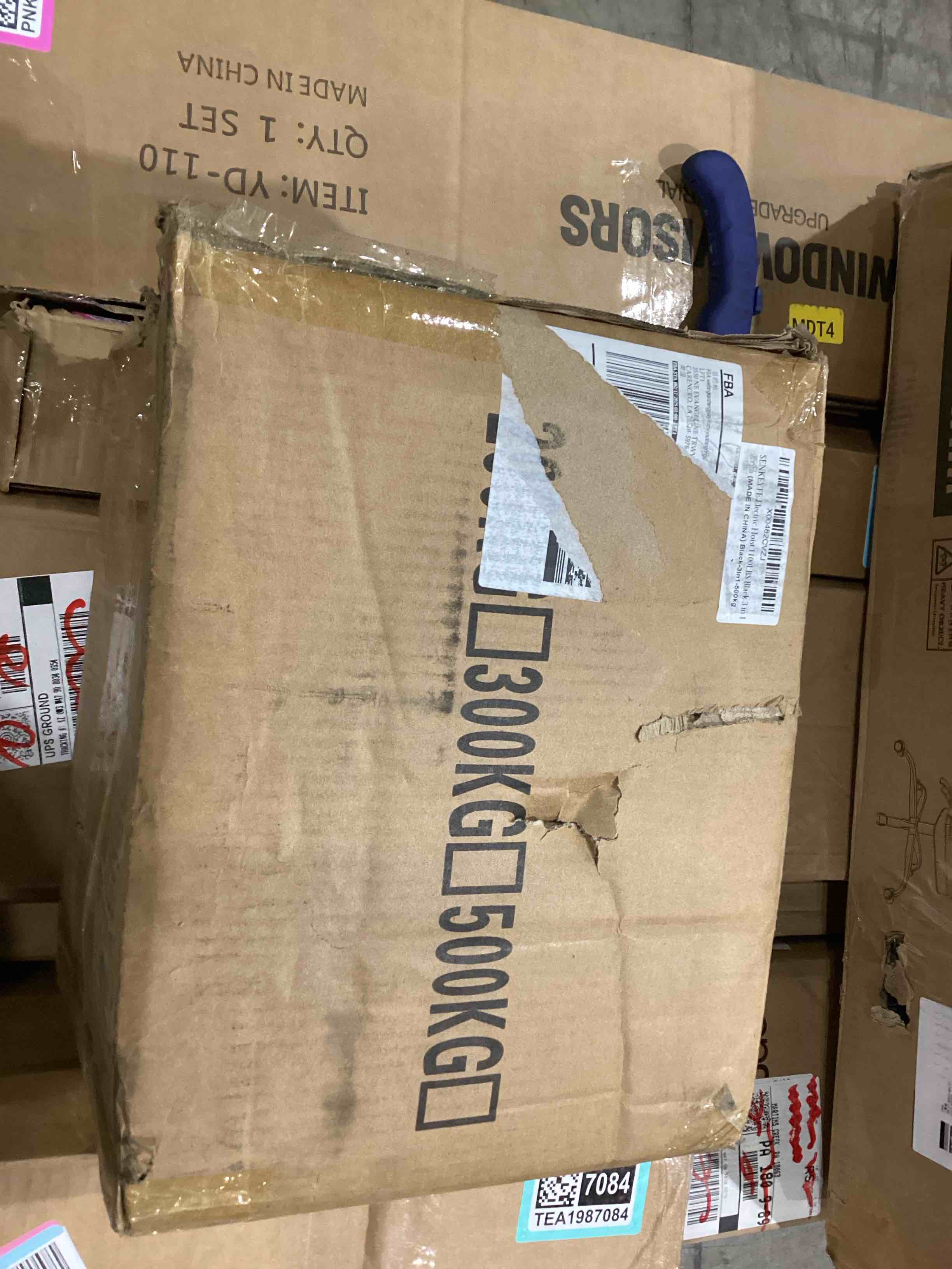 https://s3.amazonaws.com/lotting-images-prod/bidfta/PNK1501468_1757685453834.jpeg