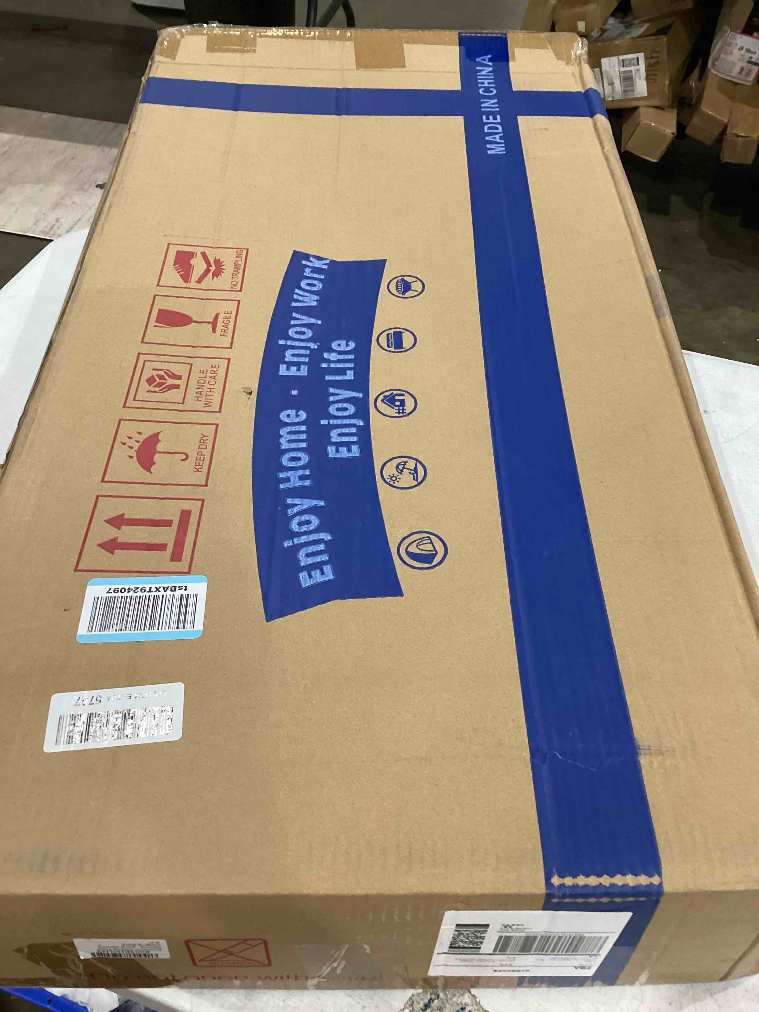 https://s3.amazonaws.com/lotting-images-prod/bidfta/PNK1501662_1758022577245.jpeg