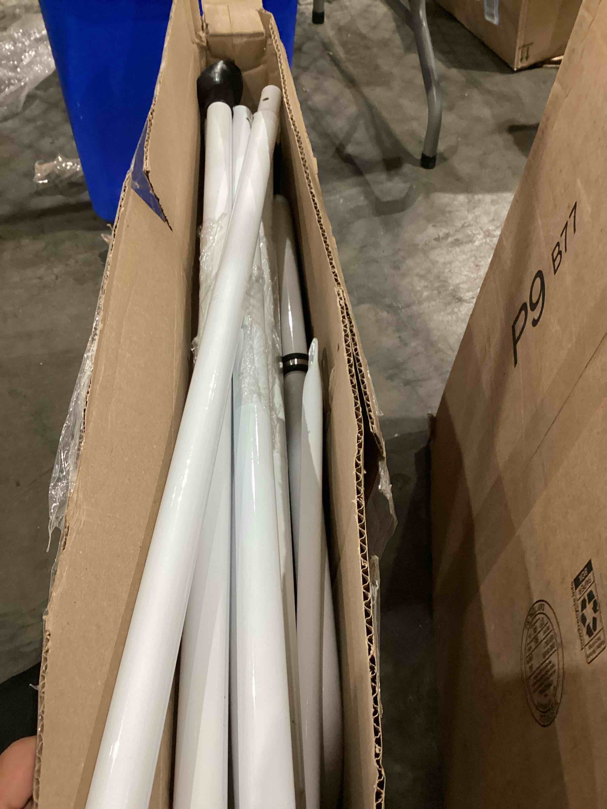 https://s3.amazonaws.com/lotting-images-prod/bidfta/PNK1501760_1758128921669.jpeg